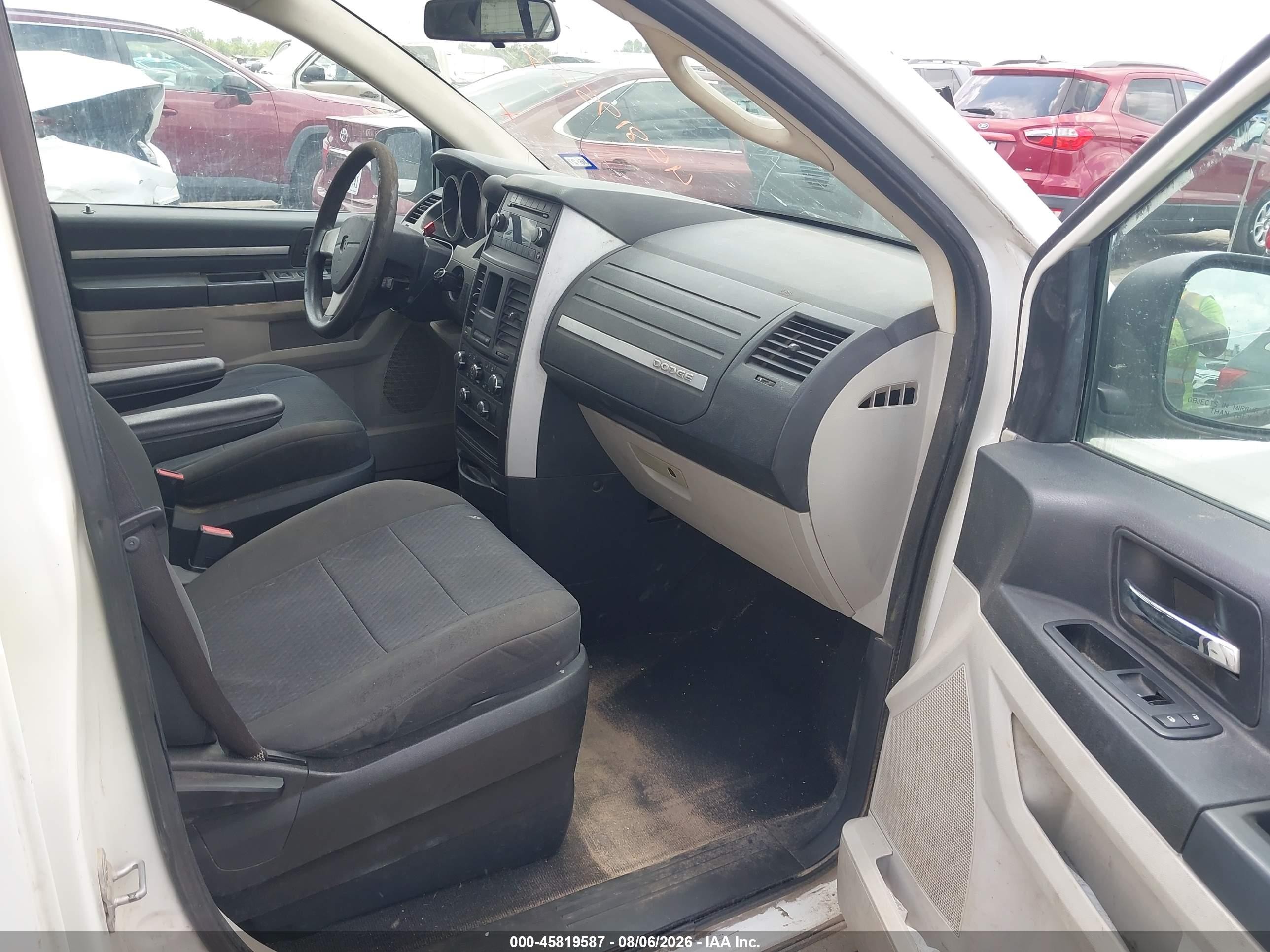 2010 Dodge Grand Caravan Se White vin: 2D4RN4DE4AR269537