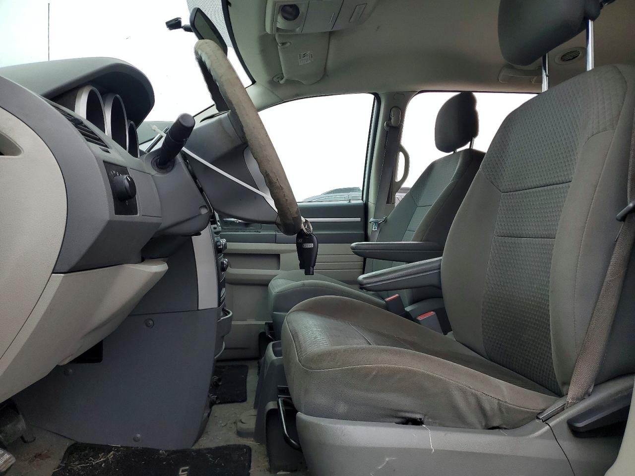 2010 Dodge Grand Caravan Se White vin: 2D4RN4DE4AR303749