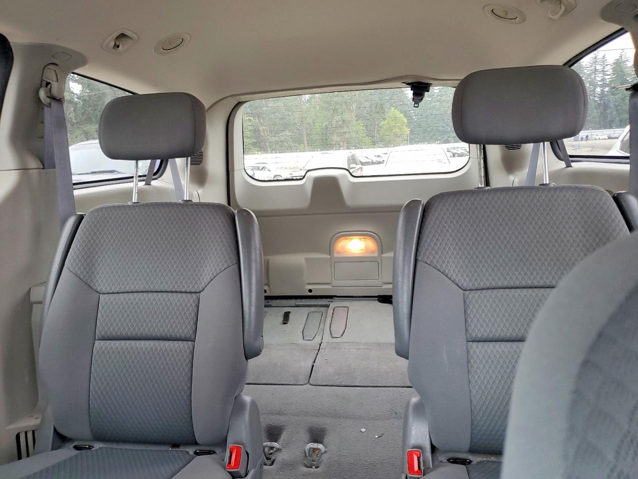 2010 Dodge Grand Caravan Se White vin: 2D4RN4DE4AR335147