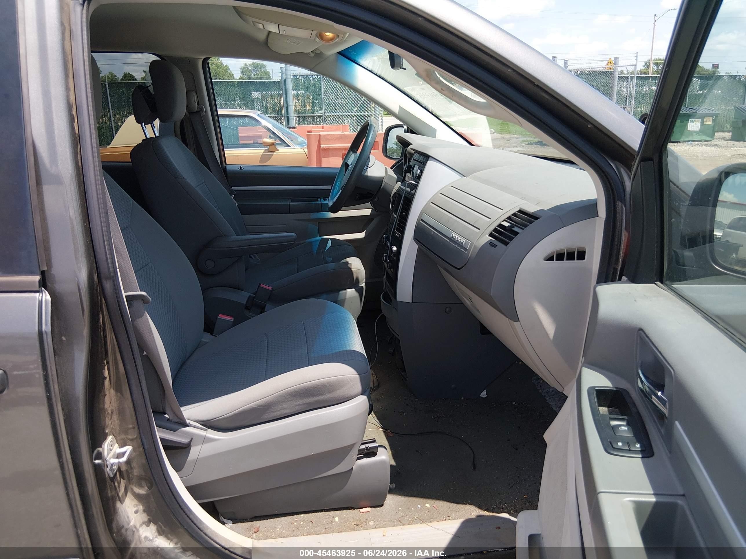 2010 Dodge Grand Caravan Se Gray vin: 2D4RN4DE4AR363062