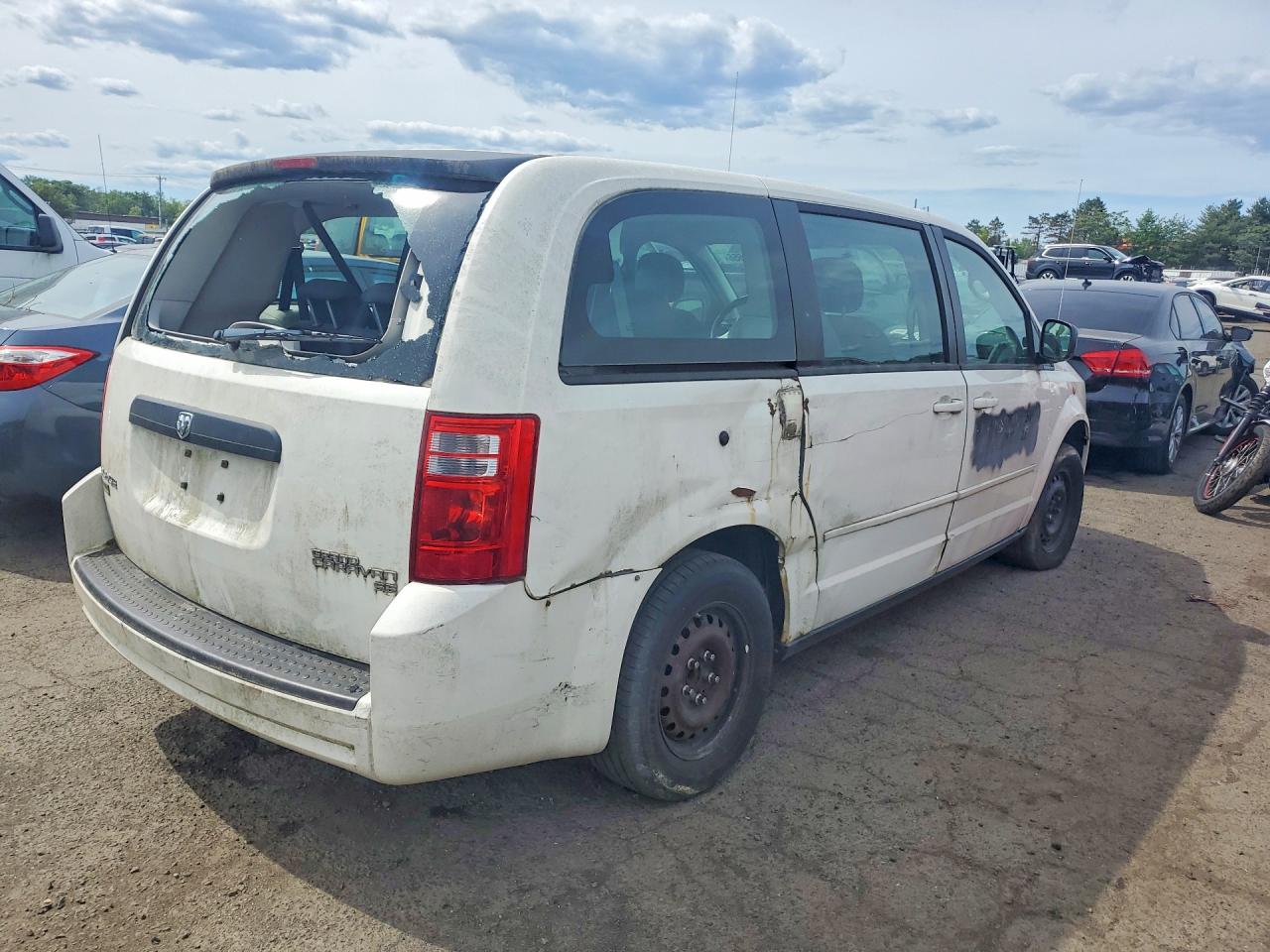 2010 Dodge Grand Caravan Se White vin: 2D4RN4DE4AR417086