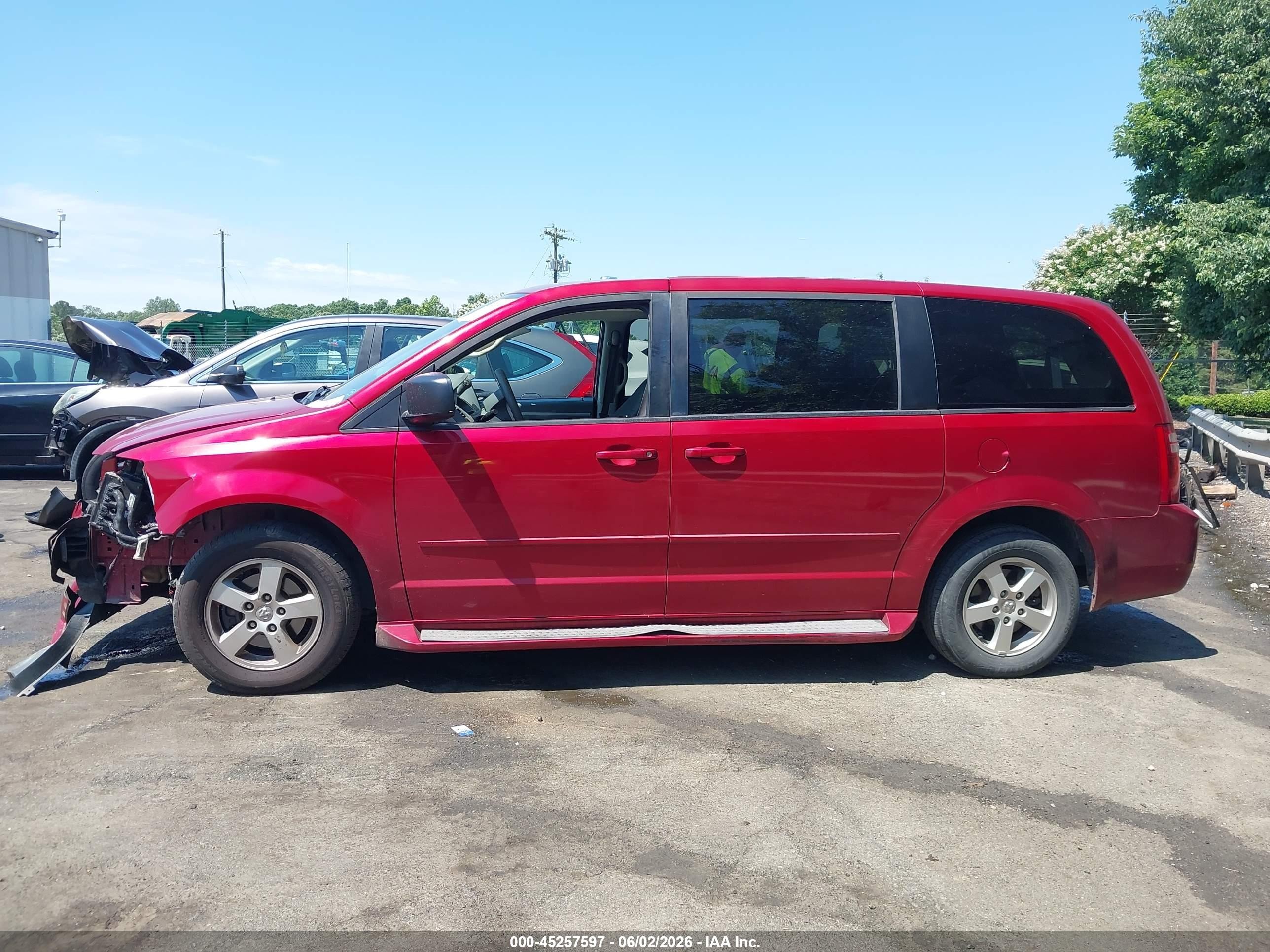 2010 Dodge Grand Caravan Se Red vin: 2D4RN4DE5AR147446