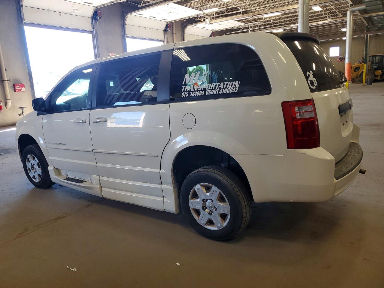 2010 Dodge Grand Caravan Se White vin: 2D4RN4DE5AR167664