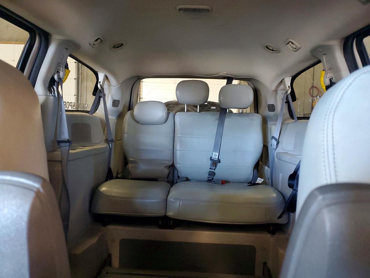 2010 Dodge Grand Caravan Se White vin: 2D4RN4DE5AR167664