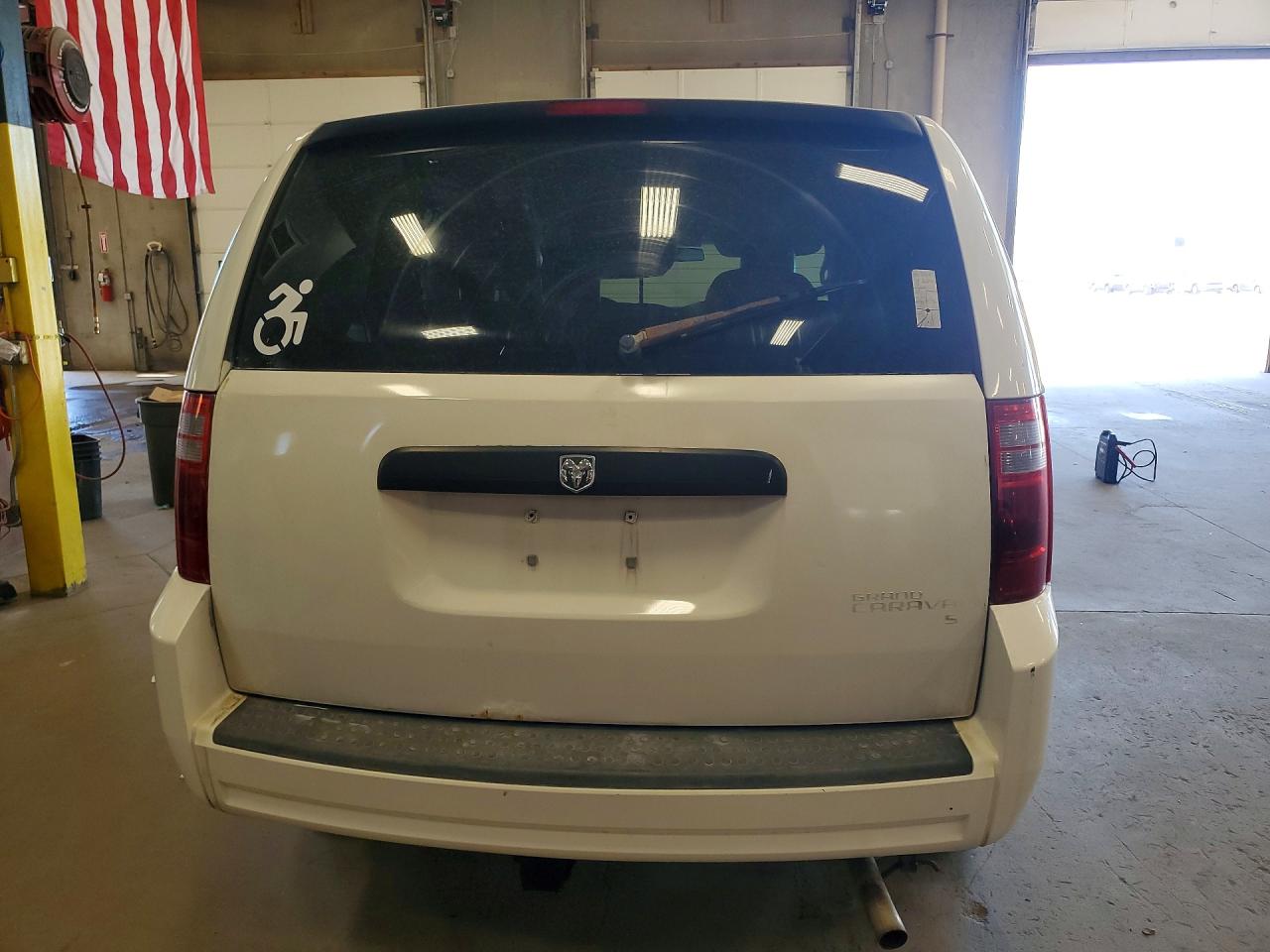 2010 Dodge Grand Caravan Se White vin: 2D4RN4DE5AR167664