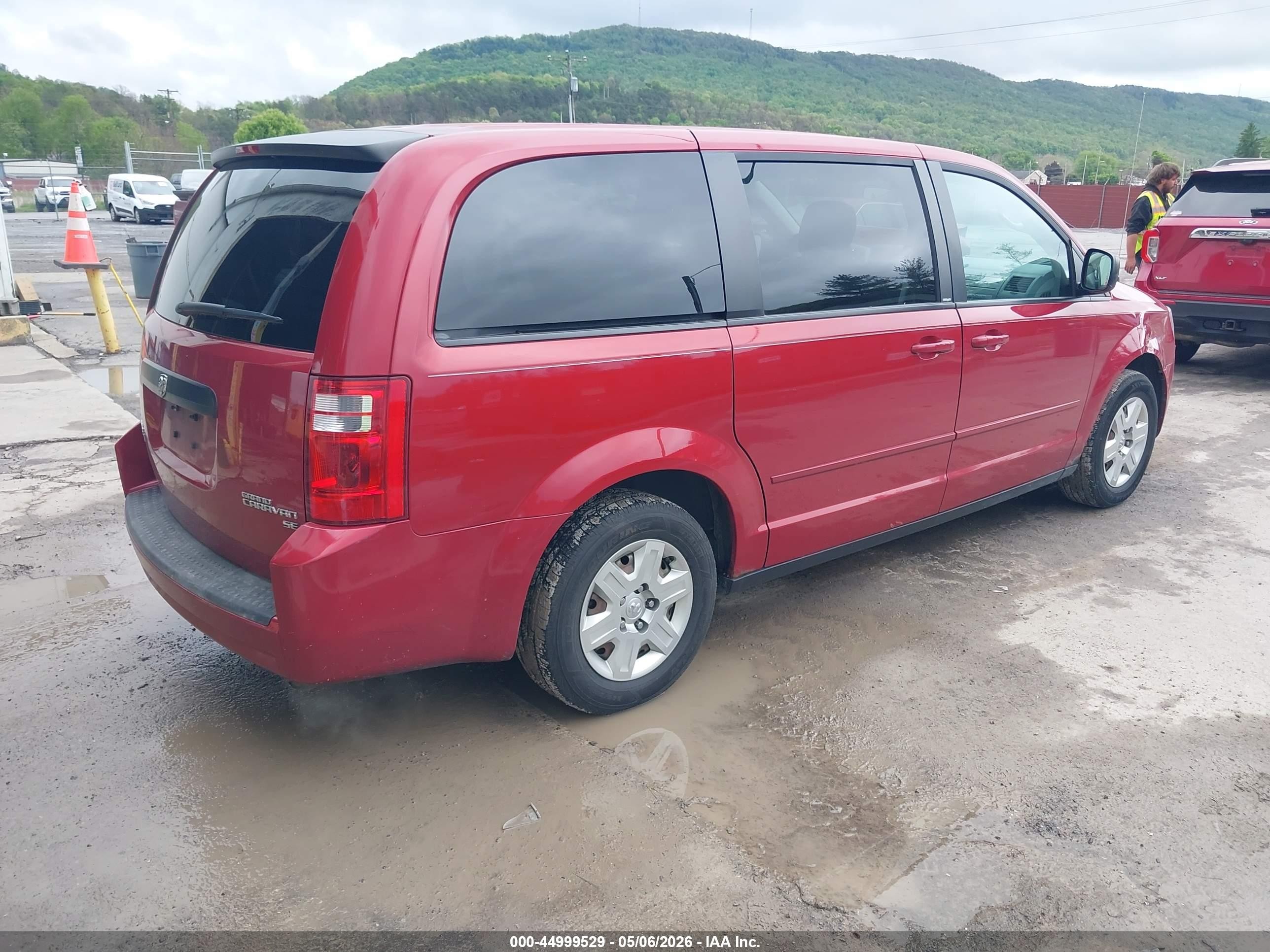 2010 Dodge Grand Caravan Se Red vin: 2D4RN4DE5AR179314