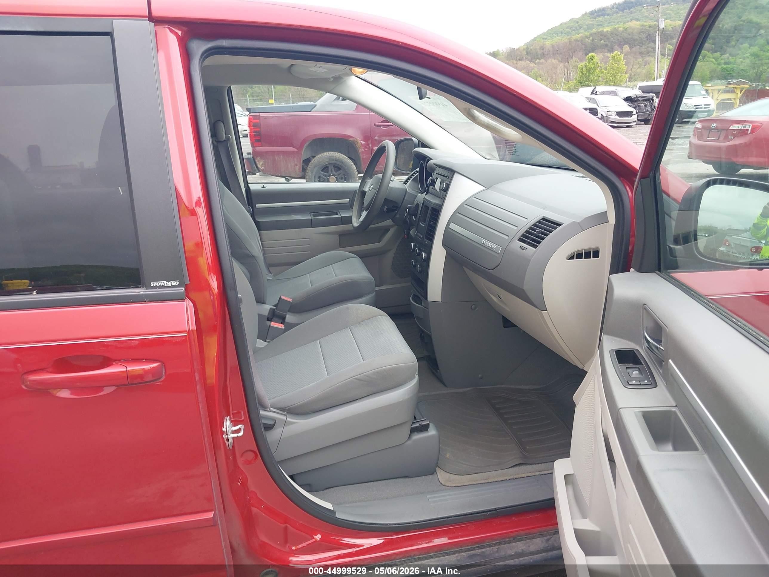 2010 Dodge Grand Caravan Se Red vin: 2D4RN4DE5AR179314