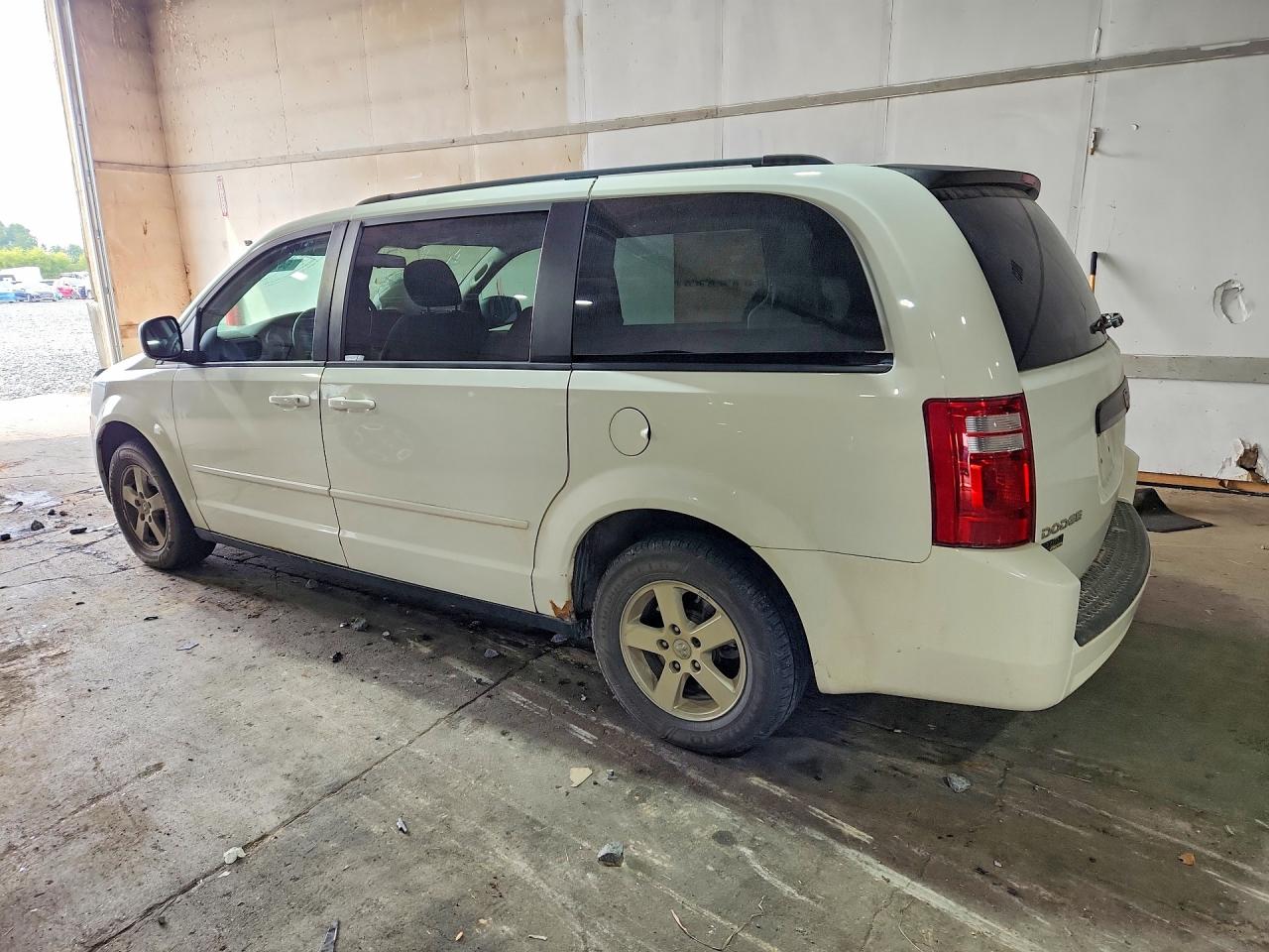 2010 Dodge Grand Caravan Se White vin: 2D4RN4DE5AR265044