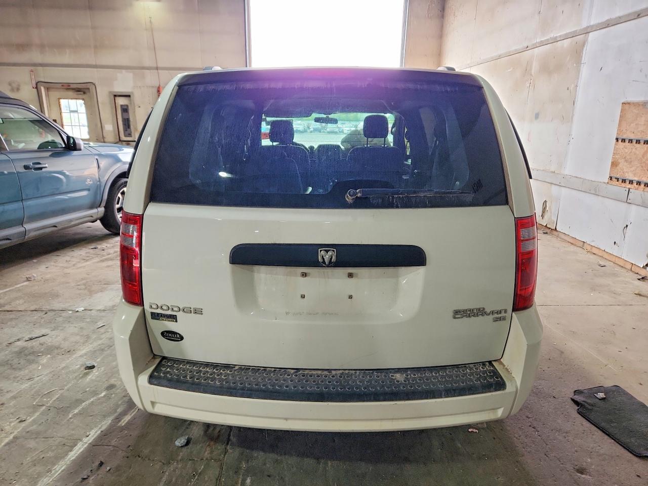 2010 Dodge Grand Caravan Se White vin: 2D4RN4DE5AR265044