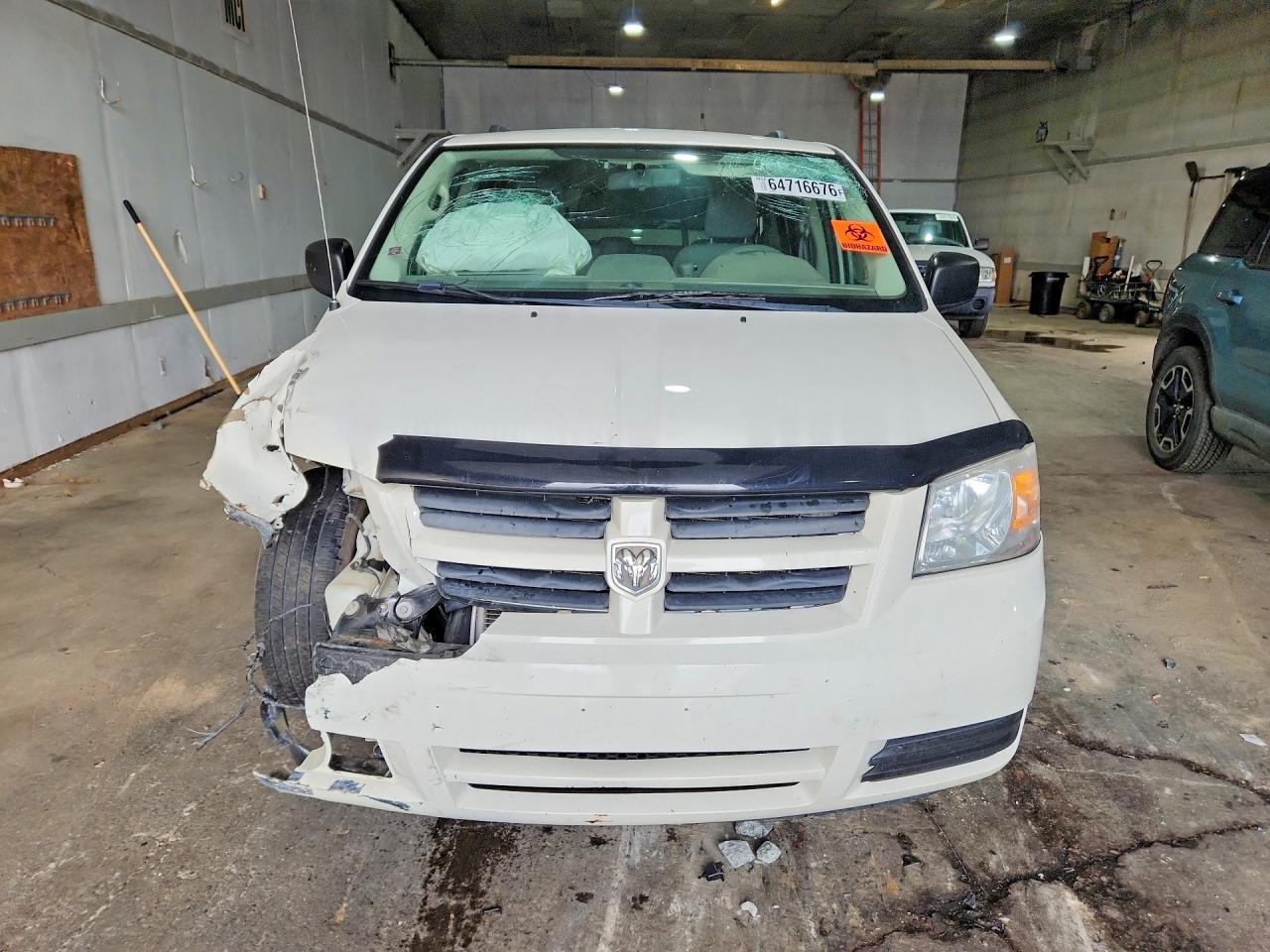 2010 Dodge Grand Caravan Se White vin: 2D4RN4DE5AR265044