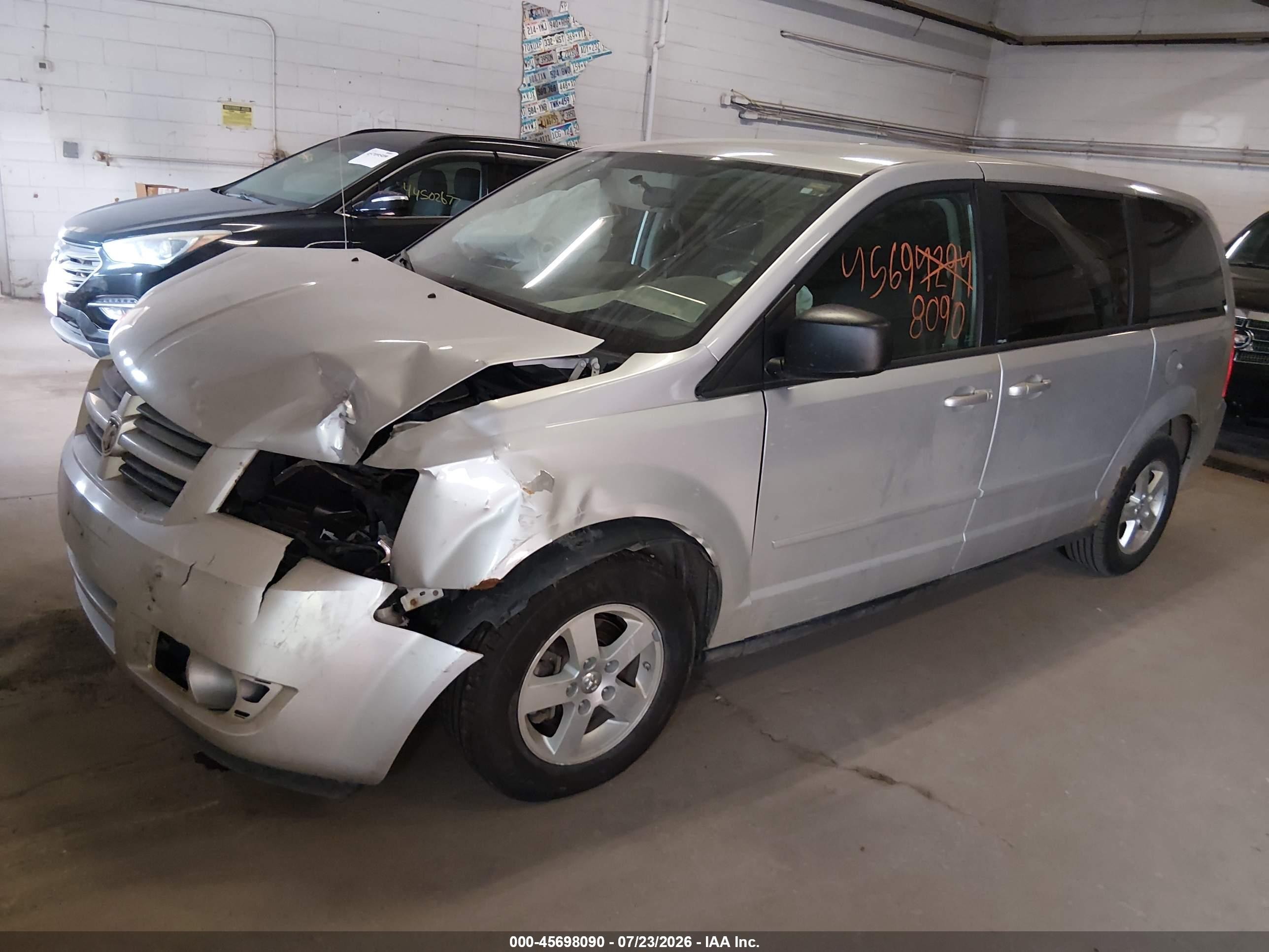 2010 Dodge Grand Caravan Se Silver vin: 2D4RN4DE5AR277923