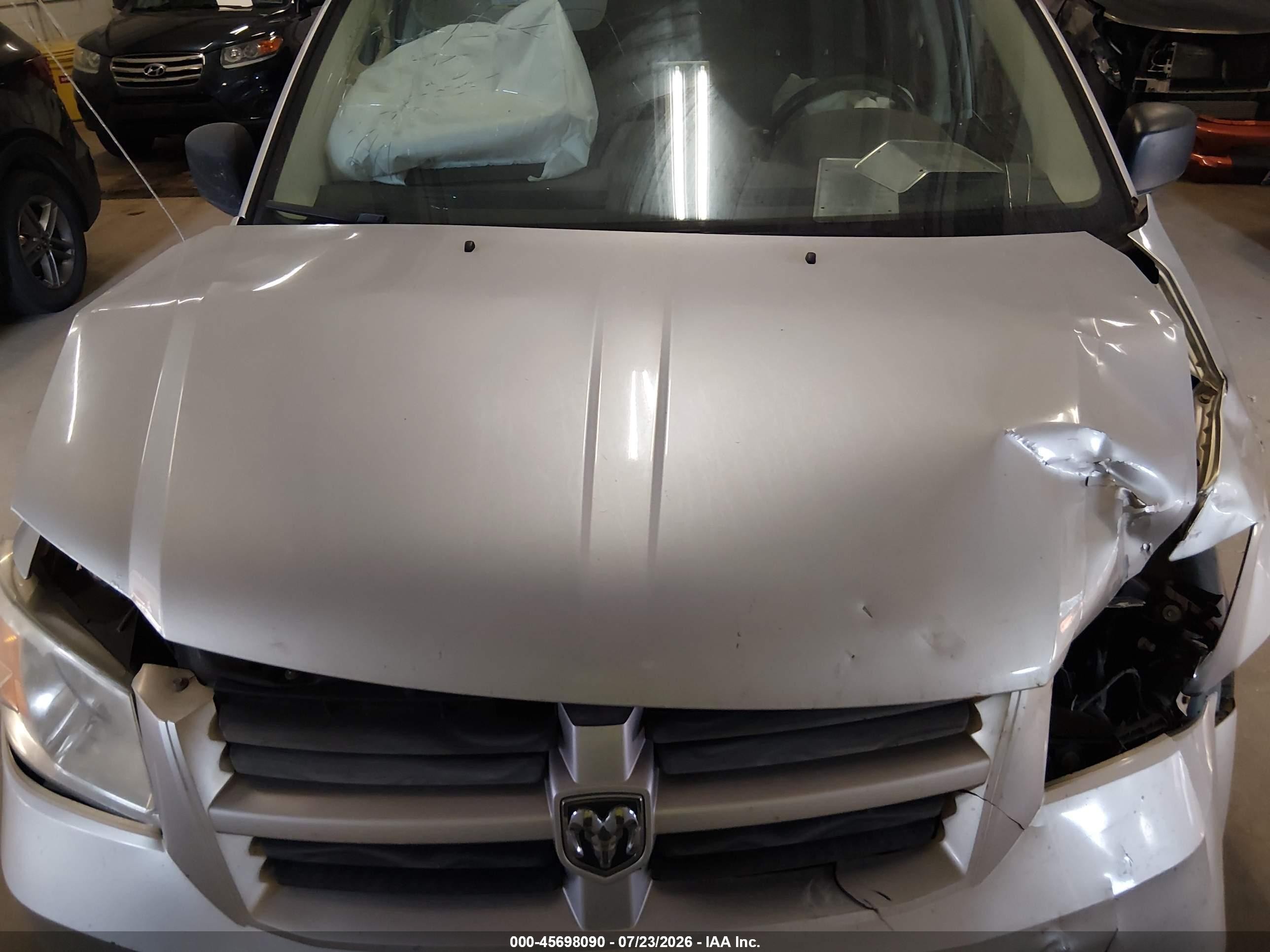 2010 Dodge Grand Caravan Se Silver vin: 2D4RN4DE5AR277923