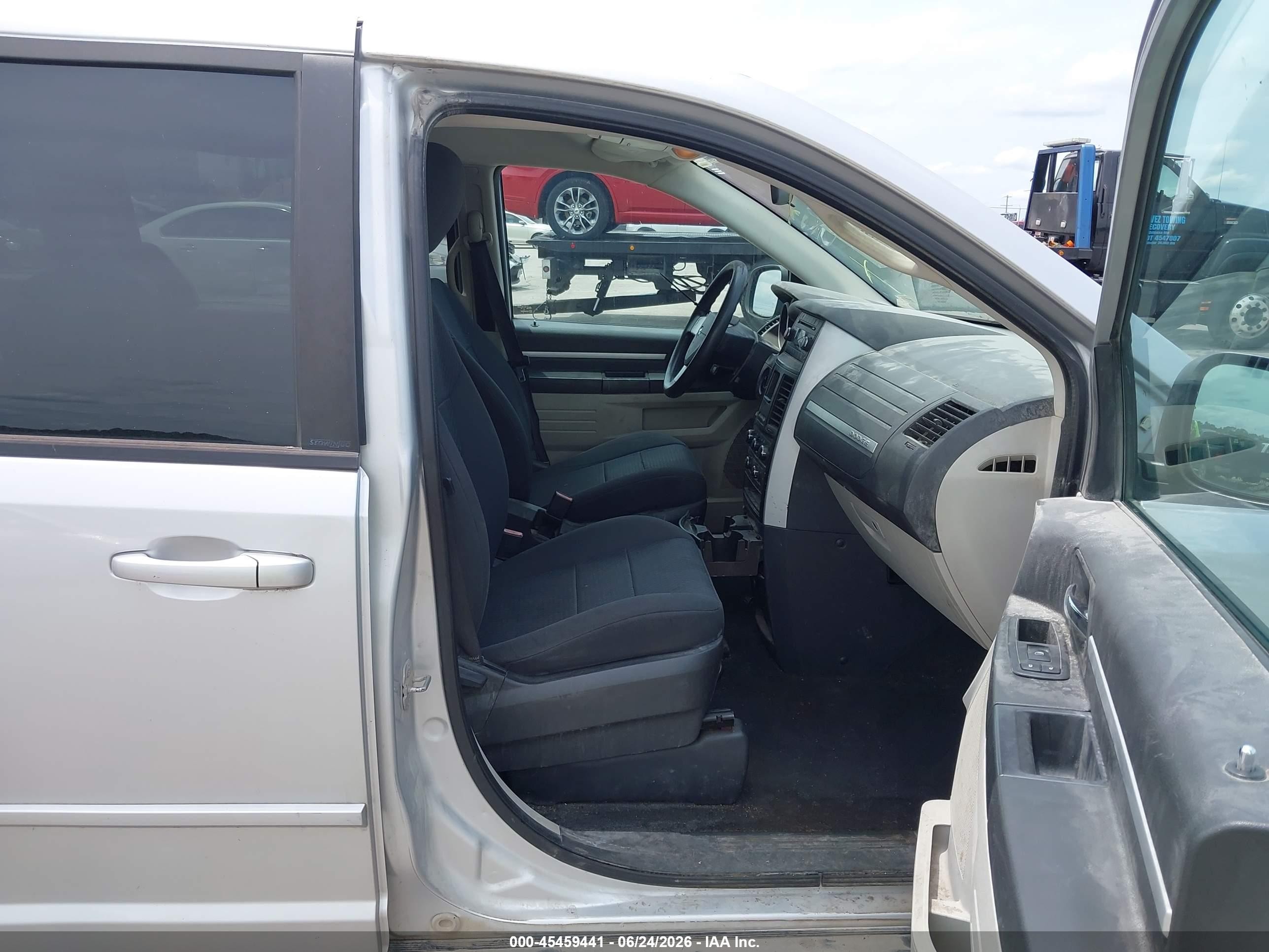 2010 Dodge Grand Caravan Se Silver vin: 2D4RN4DE6AR145799
