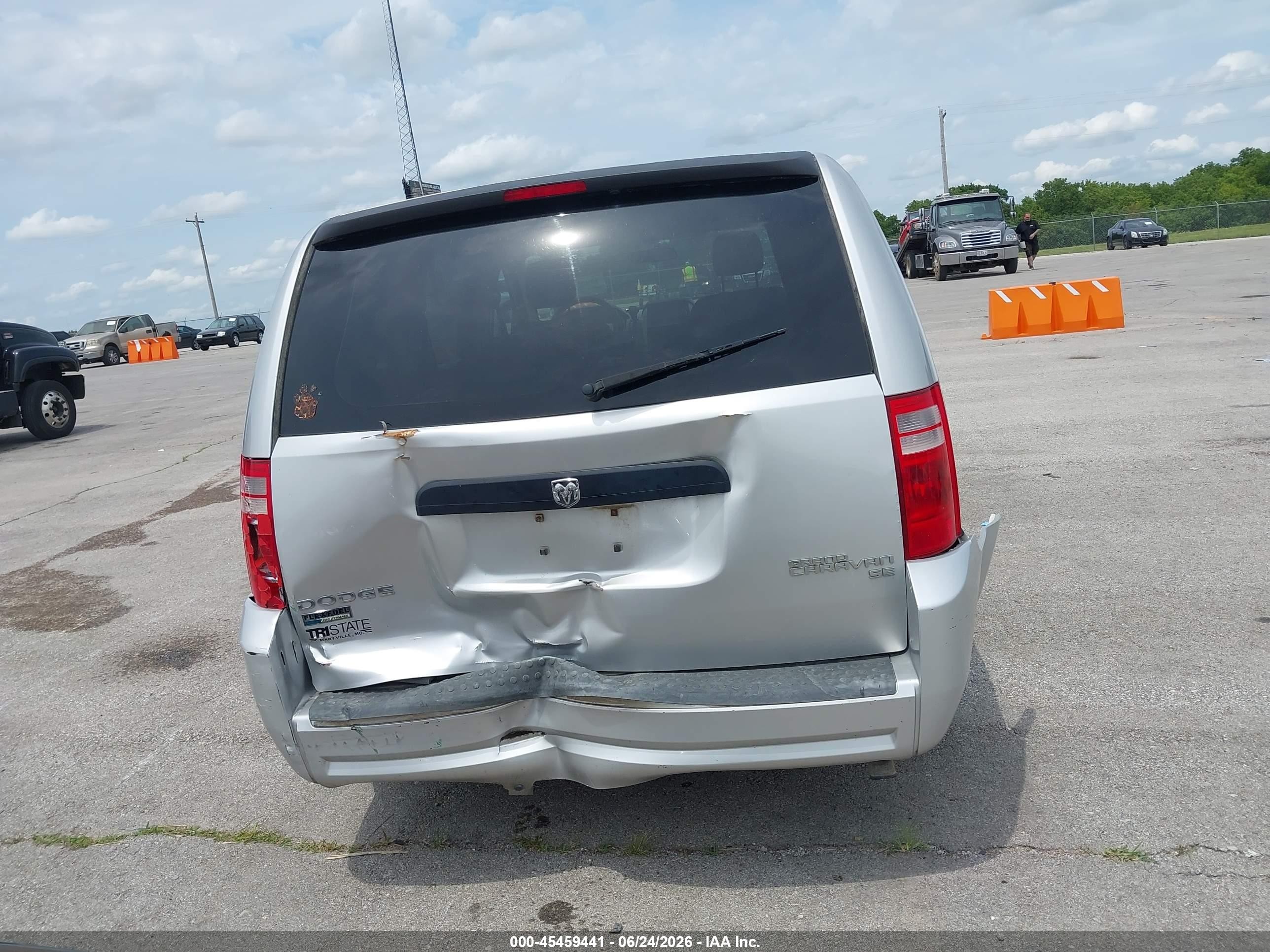2010 Dodge Grand Caravan Se Silver vin: 2D4RN4DE6AR145799