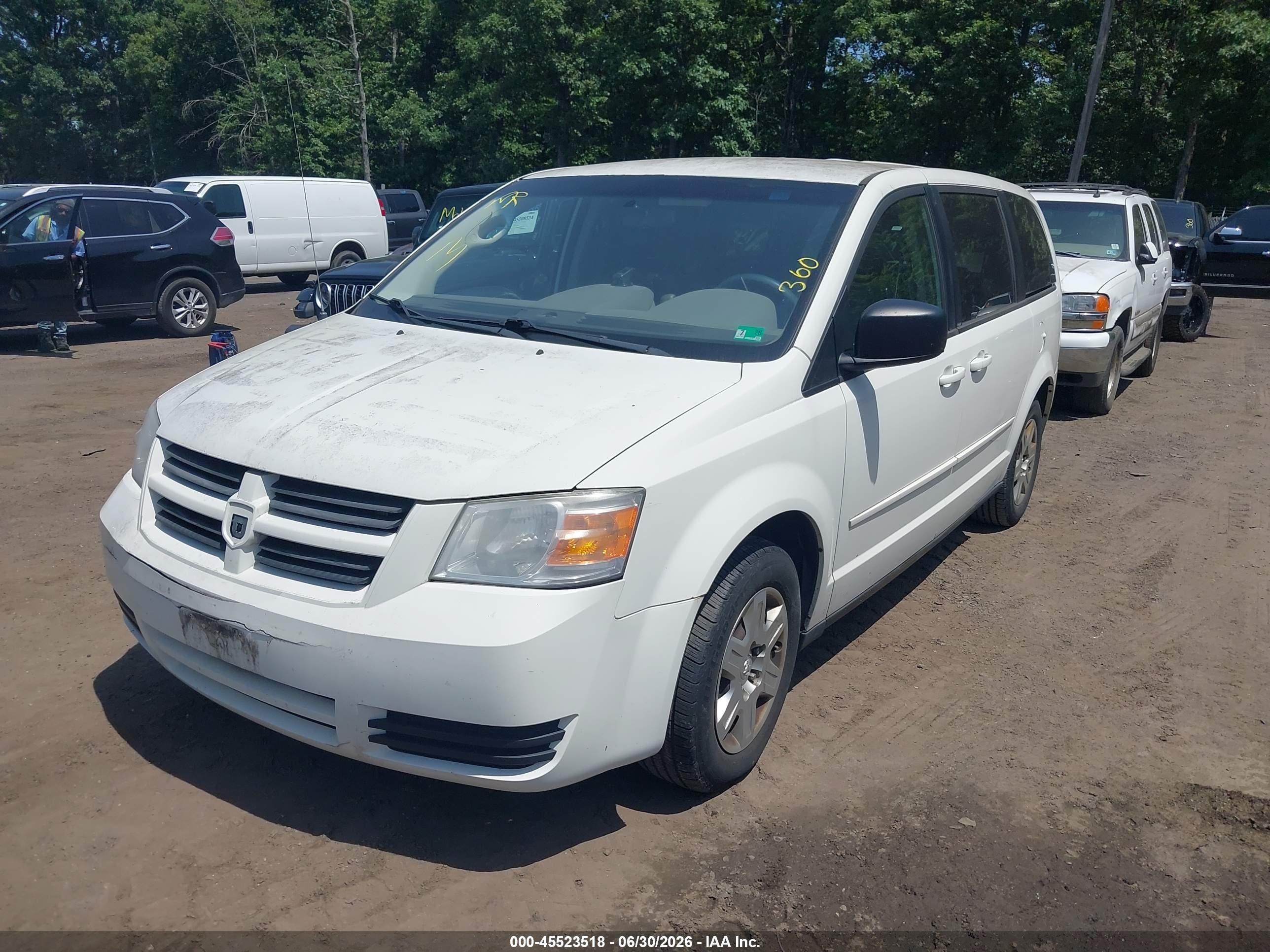 2010 Dodge Grand Caravan Se White vin: 2D4RN4DE6AR171237