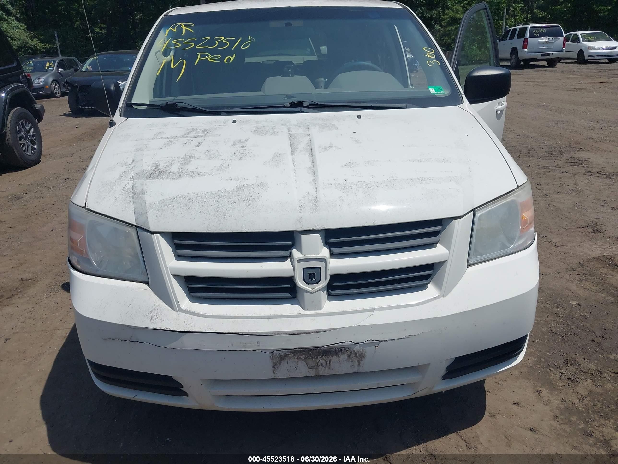 2010 Dodge Grand Caravan Se White vin: 2D4RN4DE6AR171237