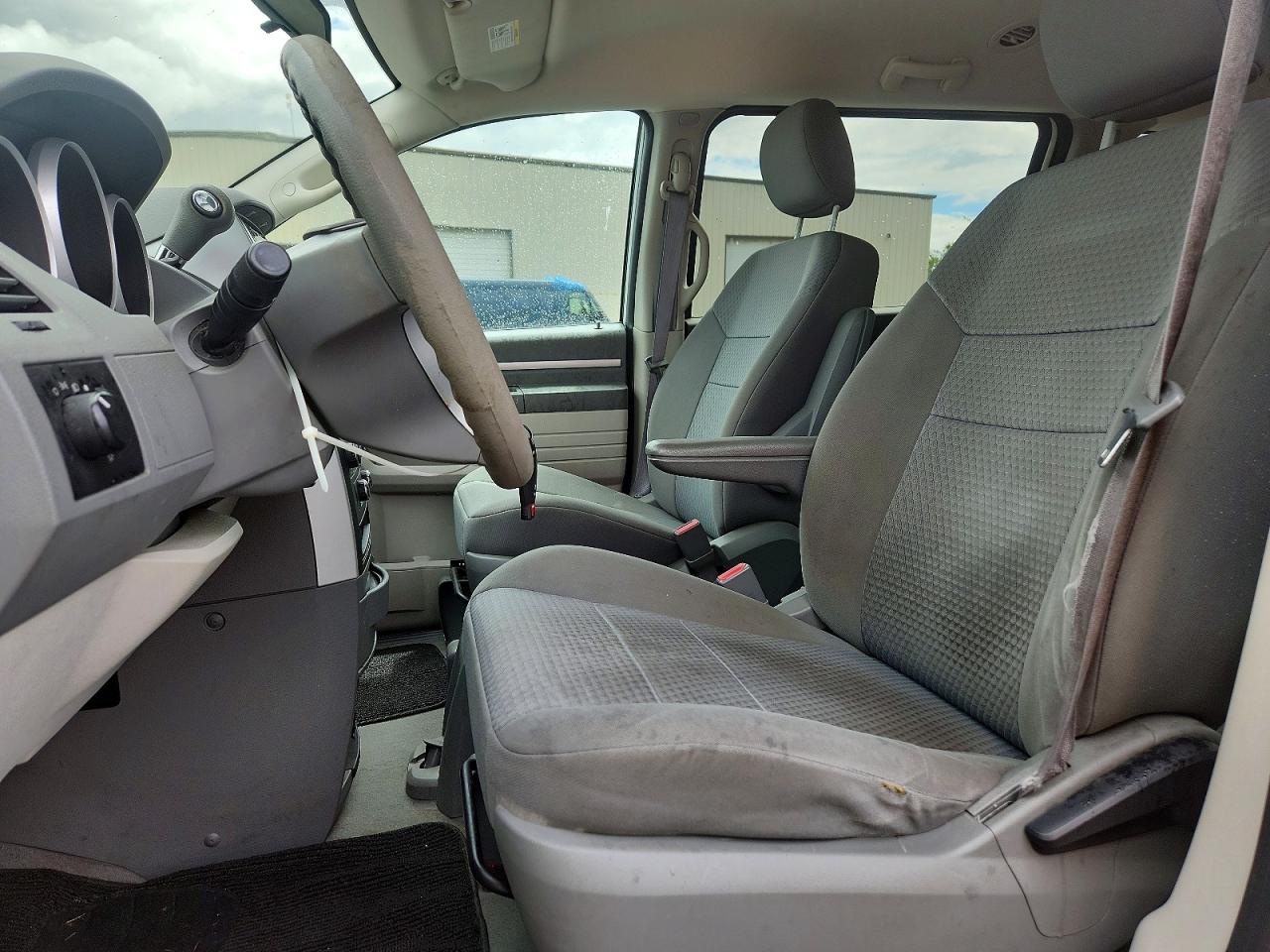 2010 Dodge Grand Caravan Se White vin: 2D4RN4DE7AR179332
