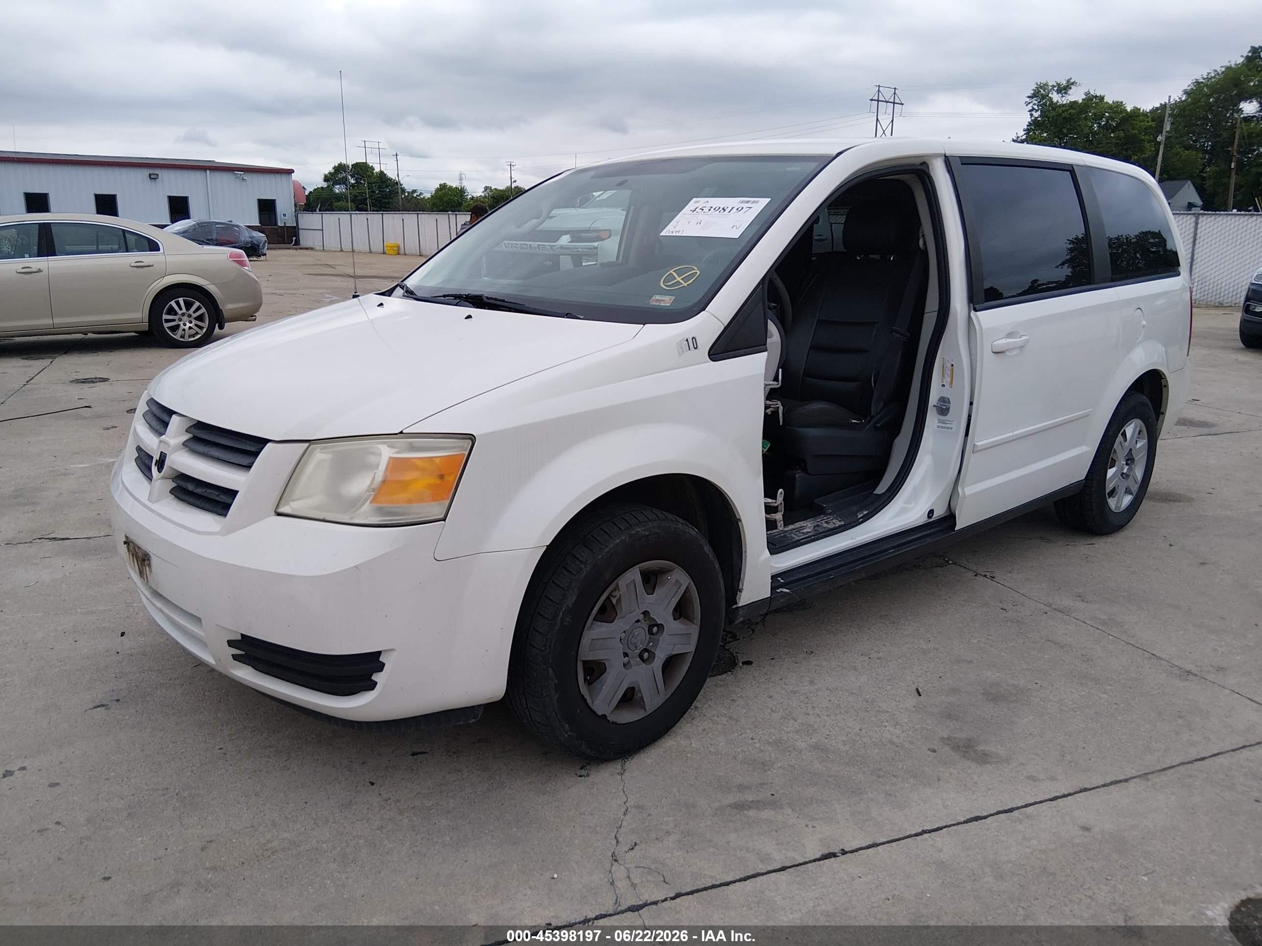 2010 Dodge Grand Caravan Se White vin: 2D4RN4DE7AR372788