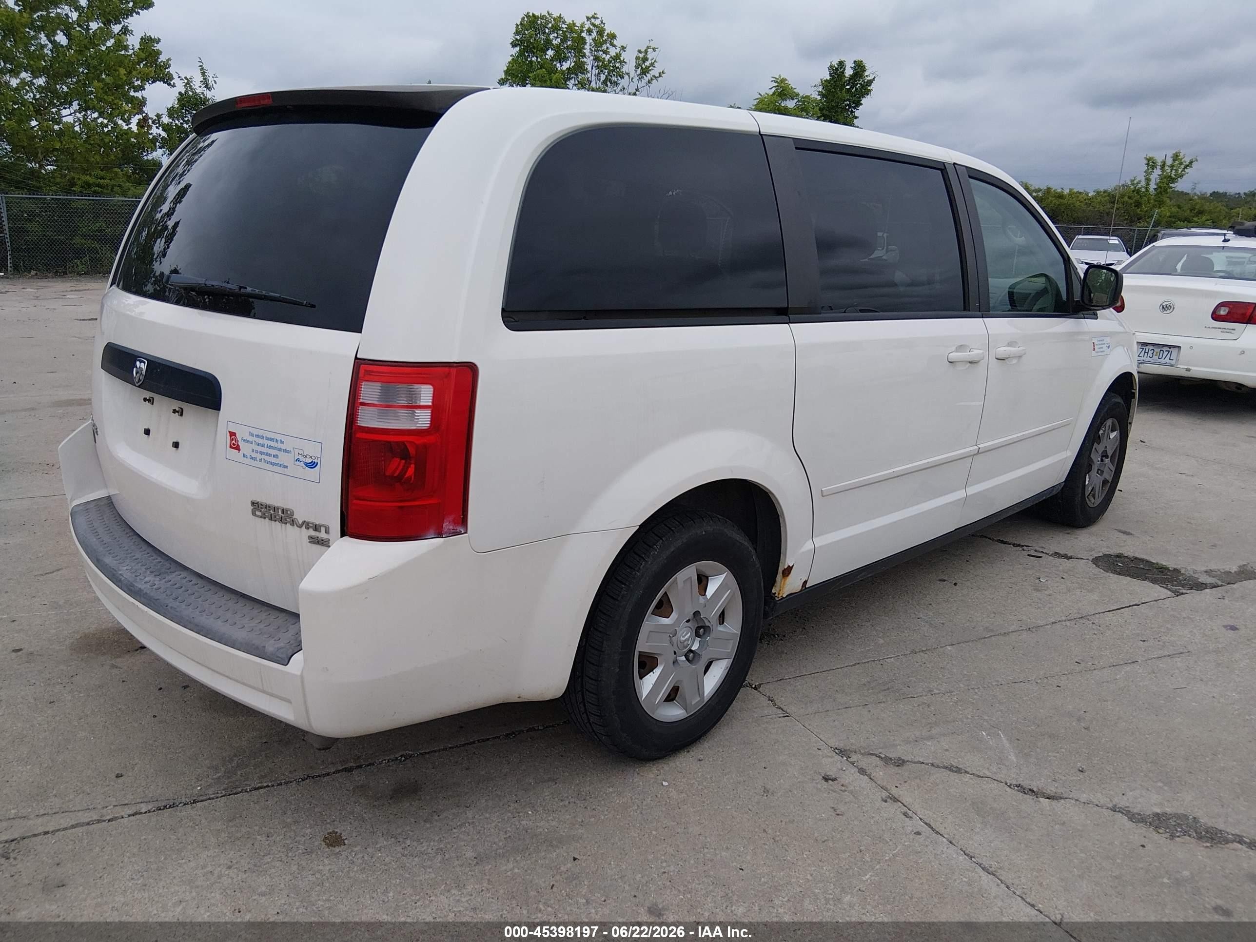 2010 Dodge Grand Caravan Se White vin: 2D4RN4DE7AR372788