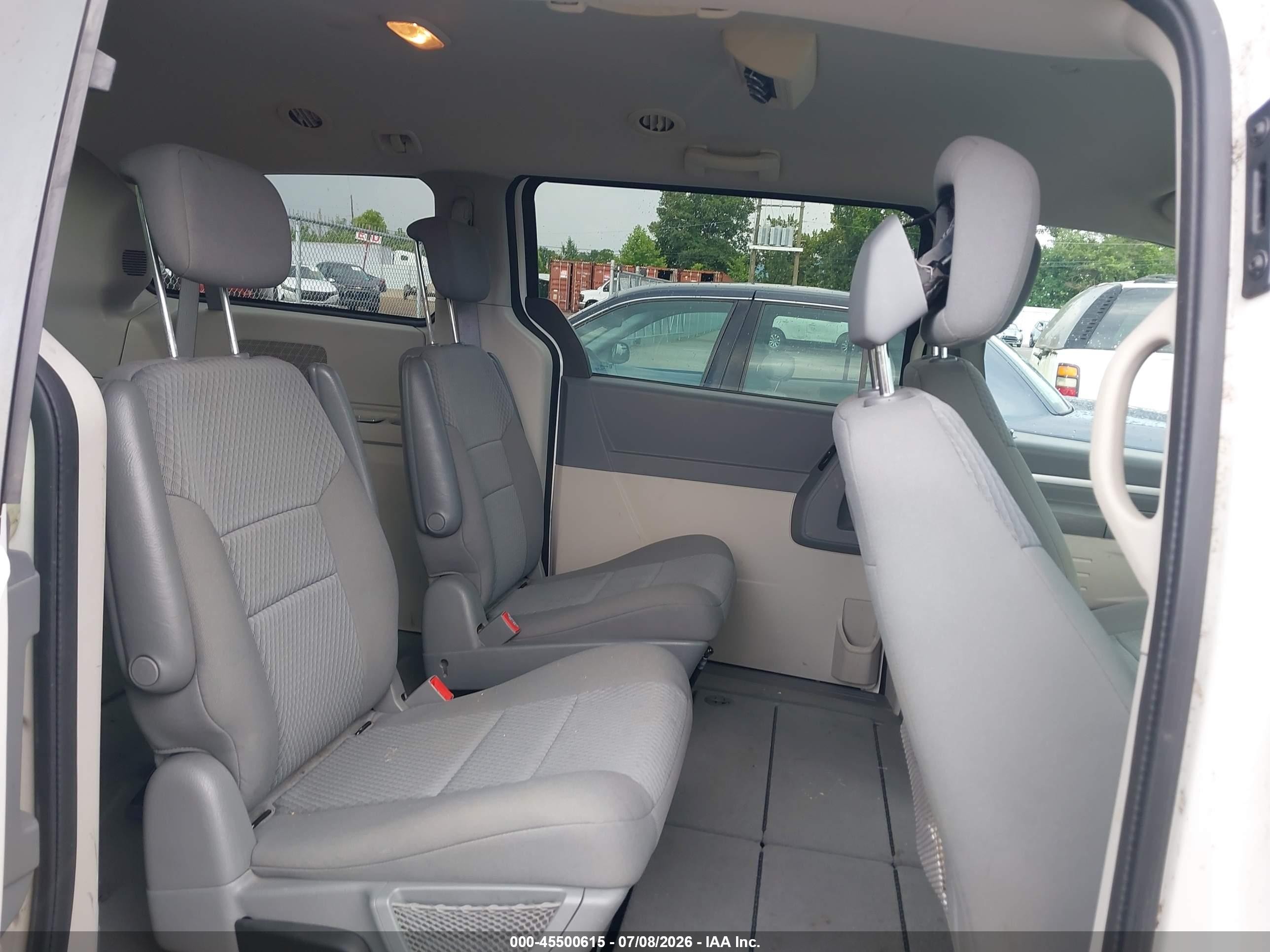 2010 Dodge Grand Caravan Se White vin: 2D4RN4DE7AR439681