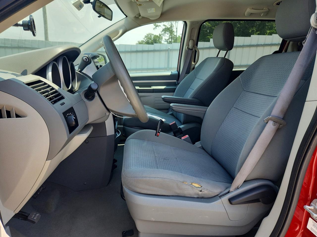 2010 Dodge Grand Caravan Se Красный vin: 2D4RN4DE8AR101626