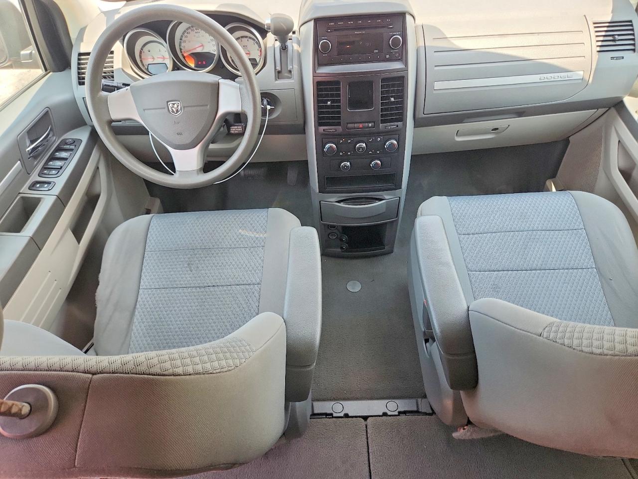 2010 Dodge Grand Caravan Se Красный vin: 2D4RN4DE8AR101626