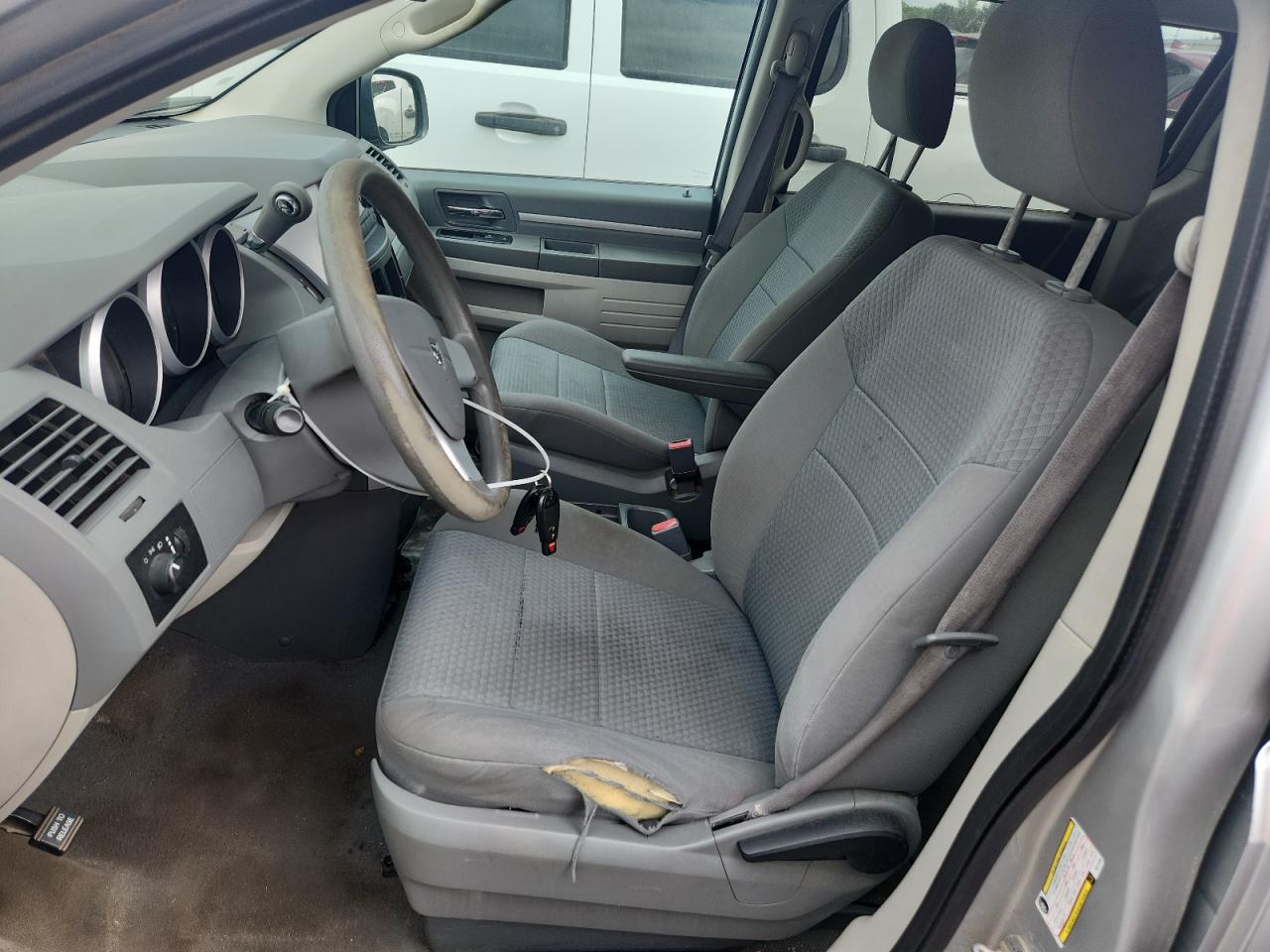 2010 Dodge Grand Caravan Se Silver vin: 2D4RN4DE8AR171238