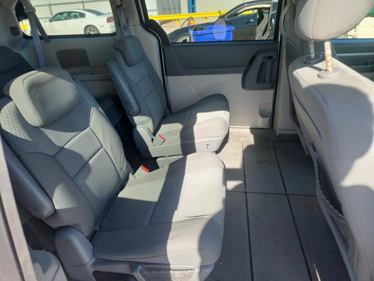 2010 Dodge Grand Caravan Se Silver vin: 2D4RN4DE8AR171238