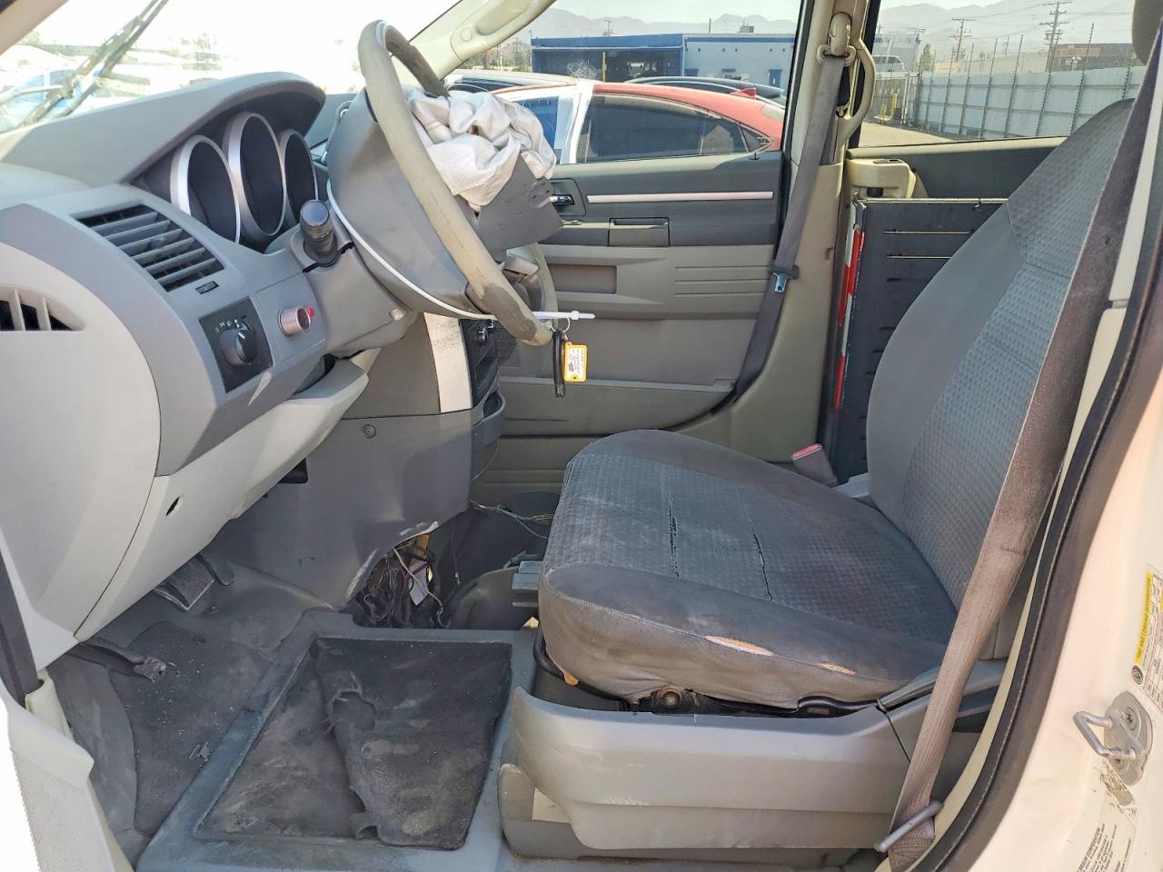 2010 Dodge Grand Caravan Se White vin: 2D4RN4DE8AR282548
