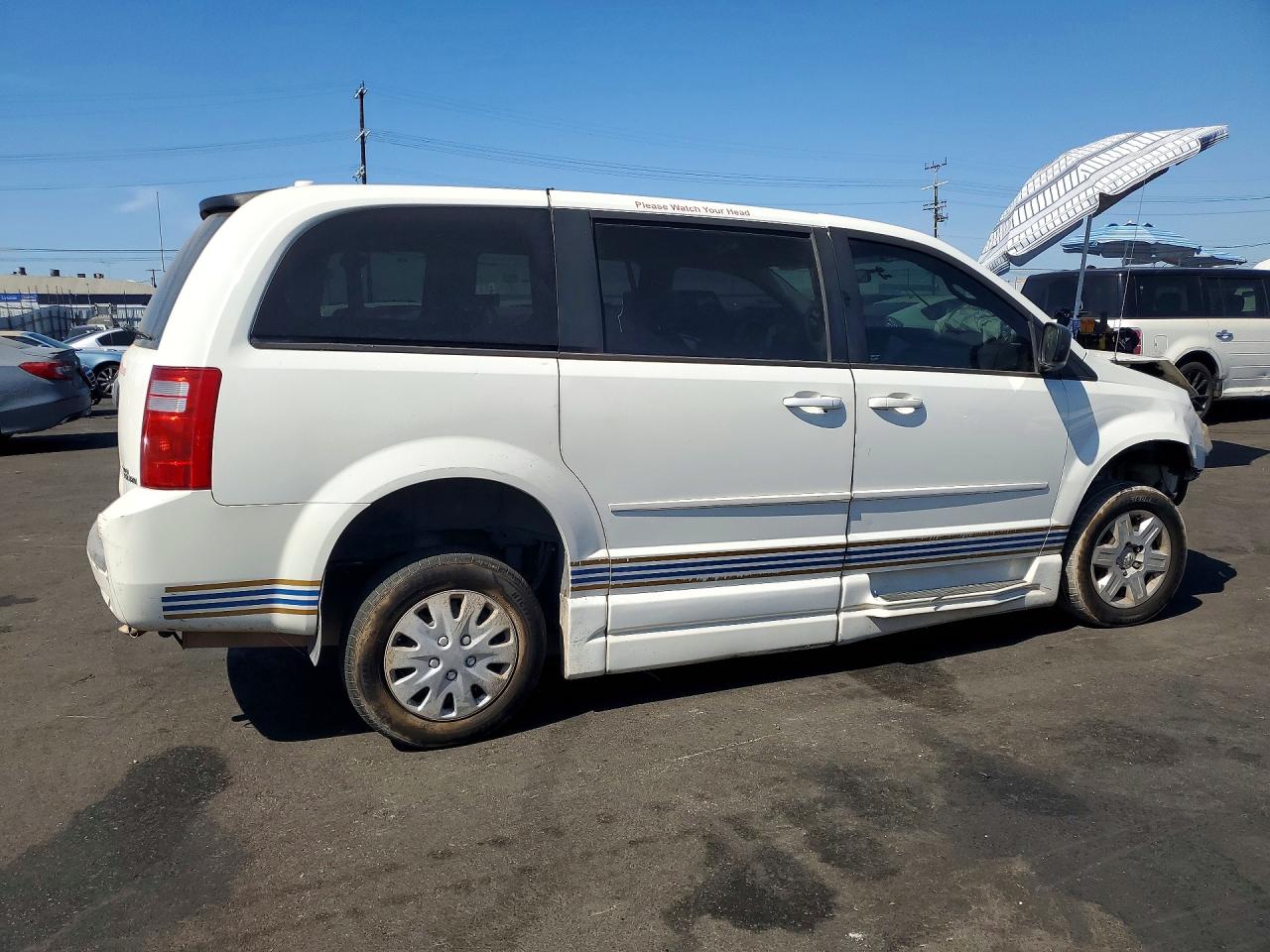 2010 Dodge Grand Caravan Se White vin: 2D4RN4DE8AR282548