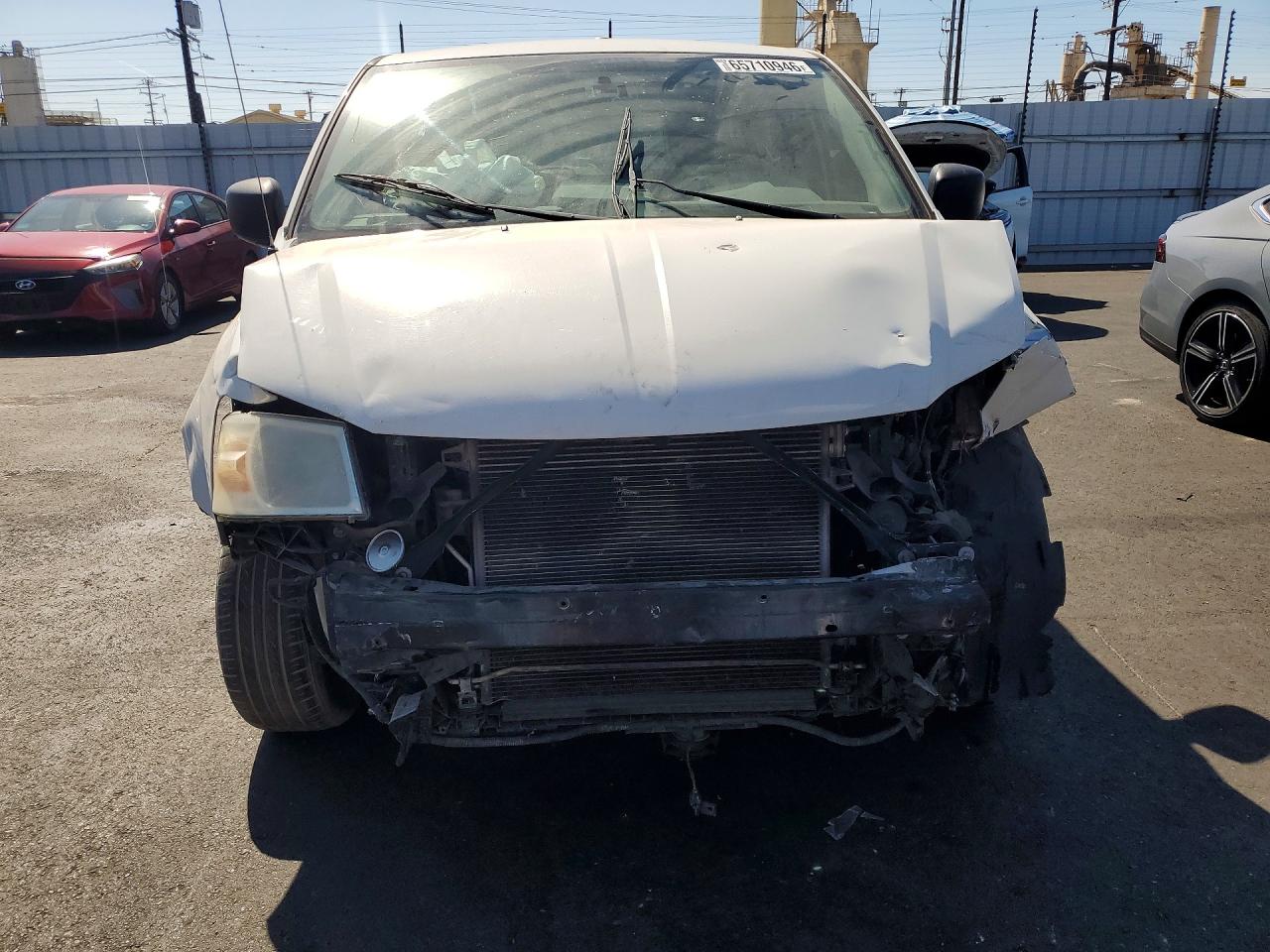 2010 Dodge Grand Caravan Se White vin: 2D4RN4DE8AR282548