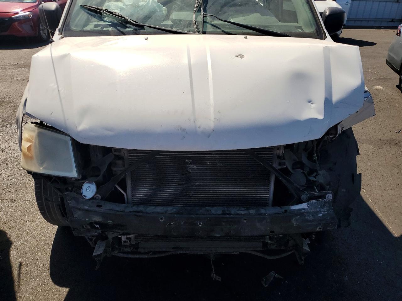 2010 Dodge Grand Caravan Se White vin: 2D4RN4DE8AR282548