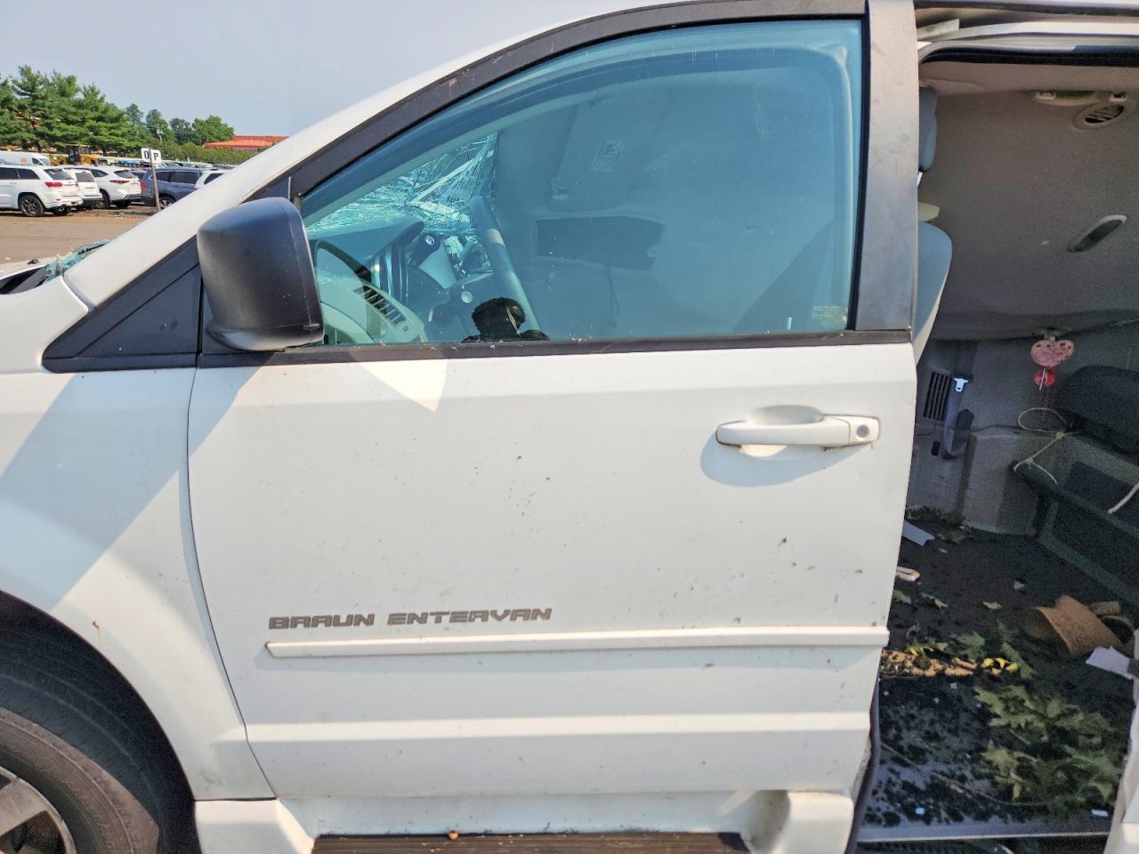 2010 Dodge Grand Caravan Se White vin: 2D4RN4DE8AR296966