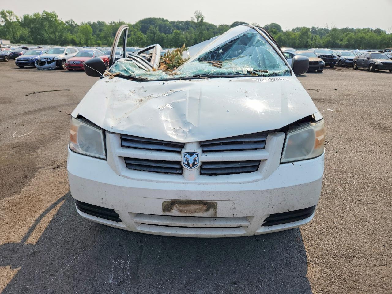 2010 Dodge Grand Caravan Se White vin: 2D4RN4DE8AR296966
