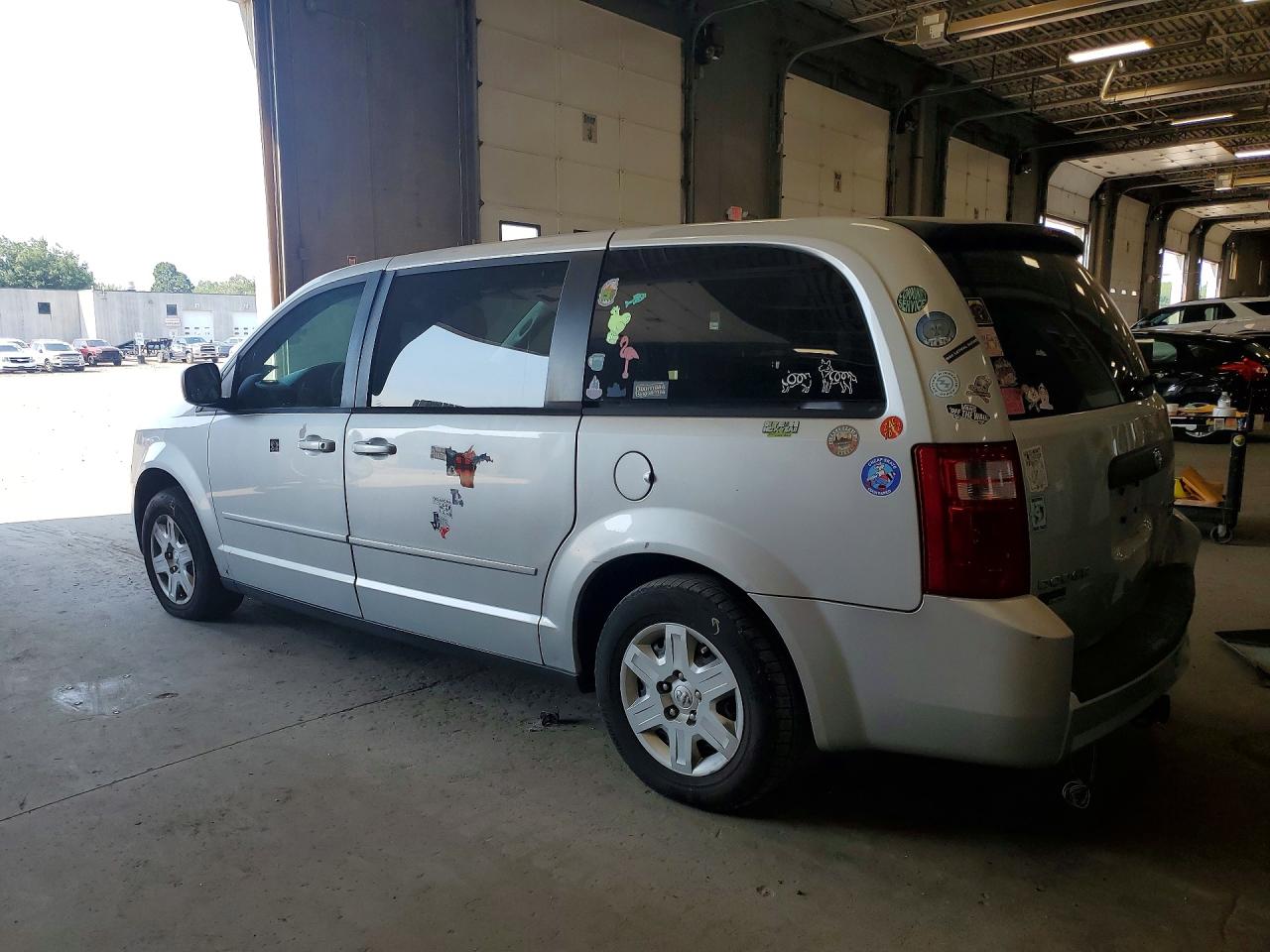 2010 Dodge Grand Caravan Se Серебряный vin: 2D4RN4DE8AR326970