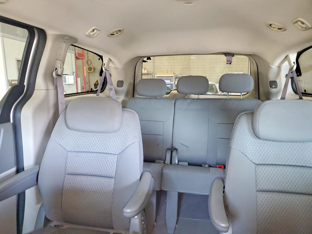 2010 Dodge Grand Caravan Se Серебряный vin: 2D4RN4DE8AR326970