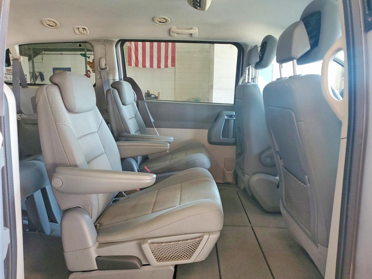 2010 Dodge Grand Caravan Se Серебряный vin: 2D4RN4DE8AR326970