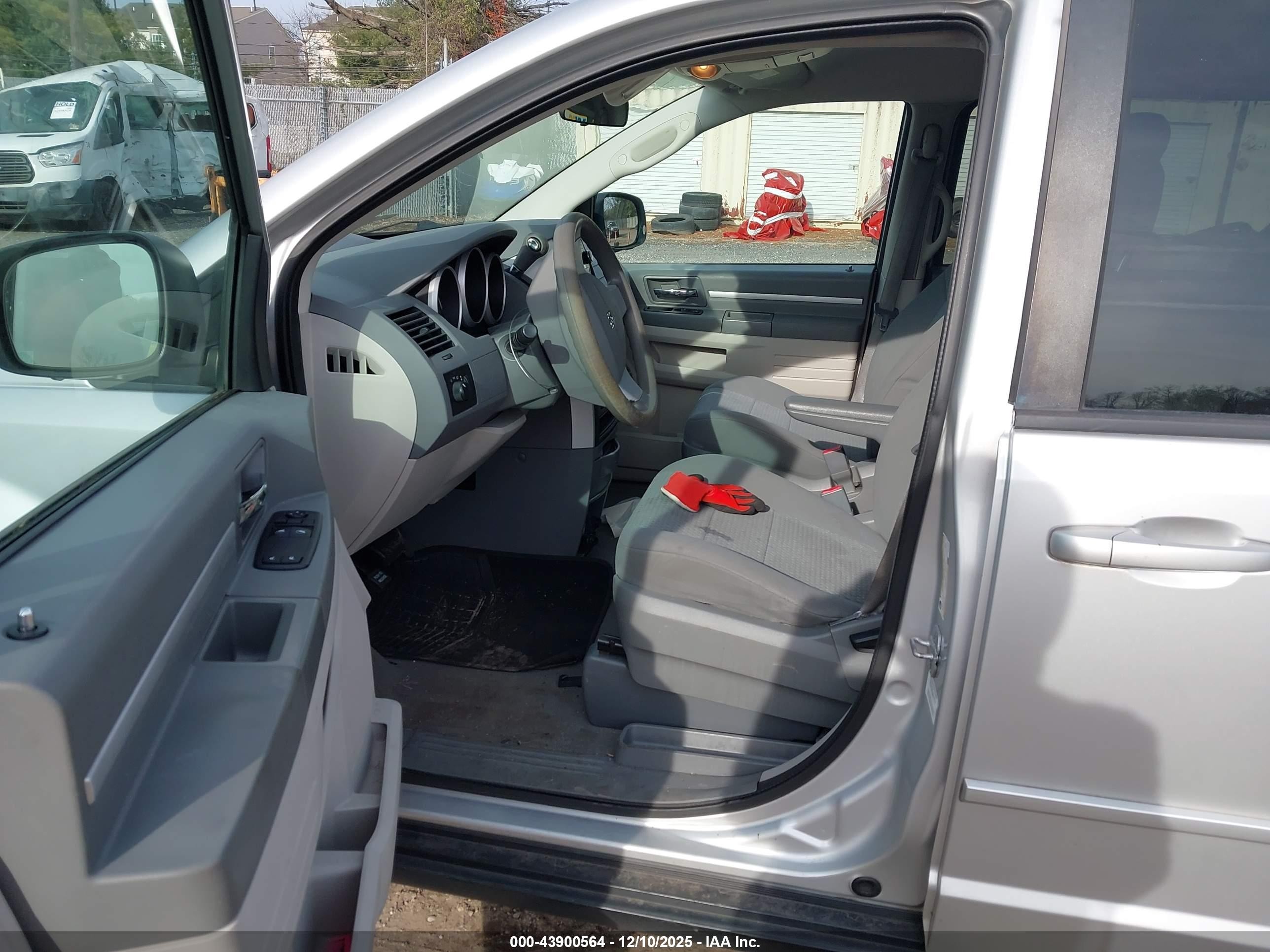 2010 Dodge Grand Caravan Se Серебряный vin: 2D4RN4DE8AR478327