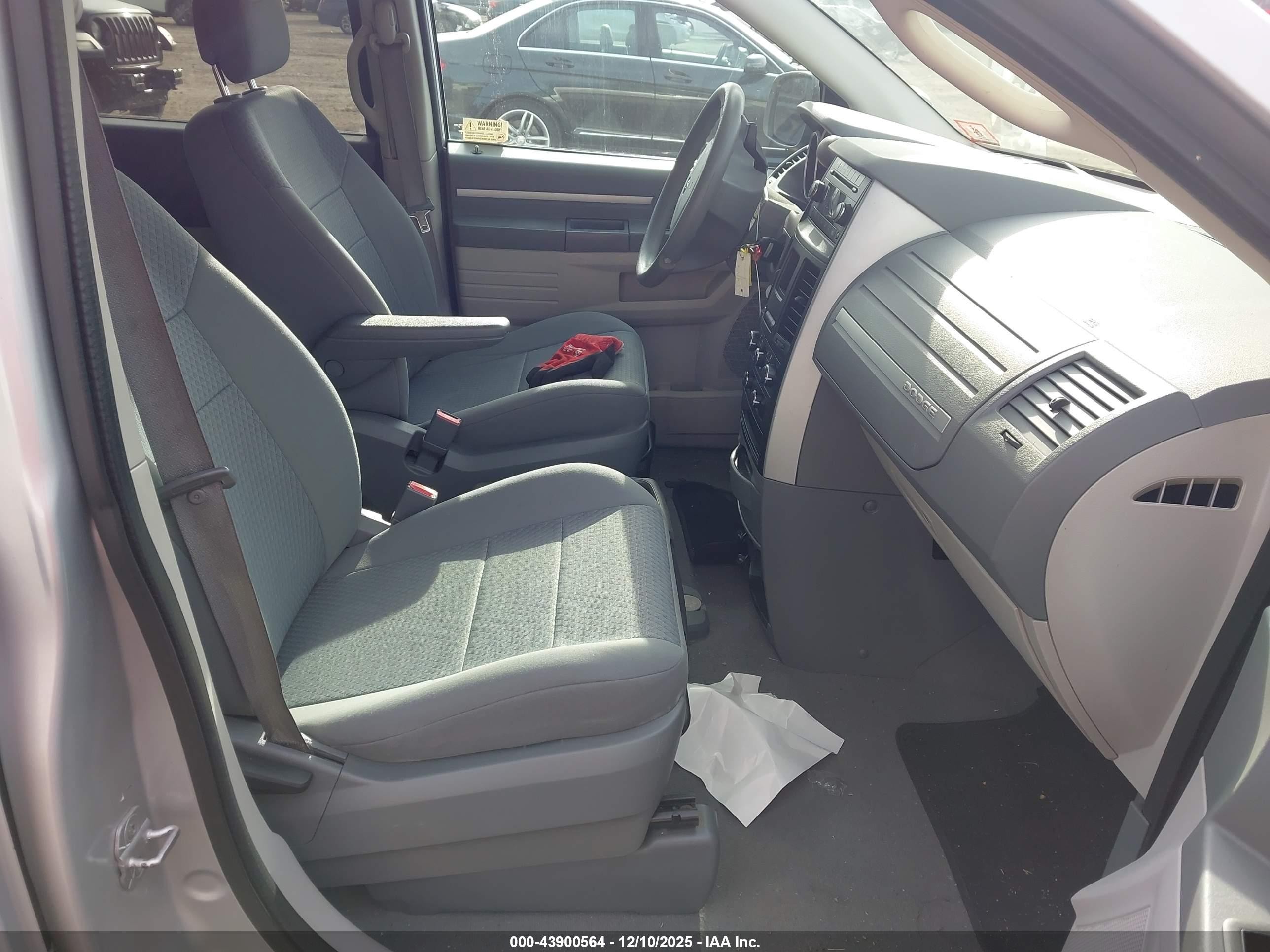 2010 Dodge Grand Caravan Se Серебряный vin: 2D4RN4DE8AR478327