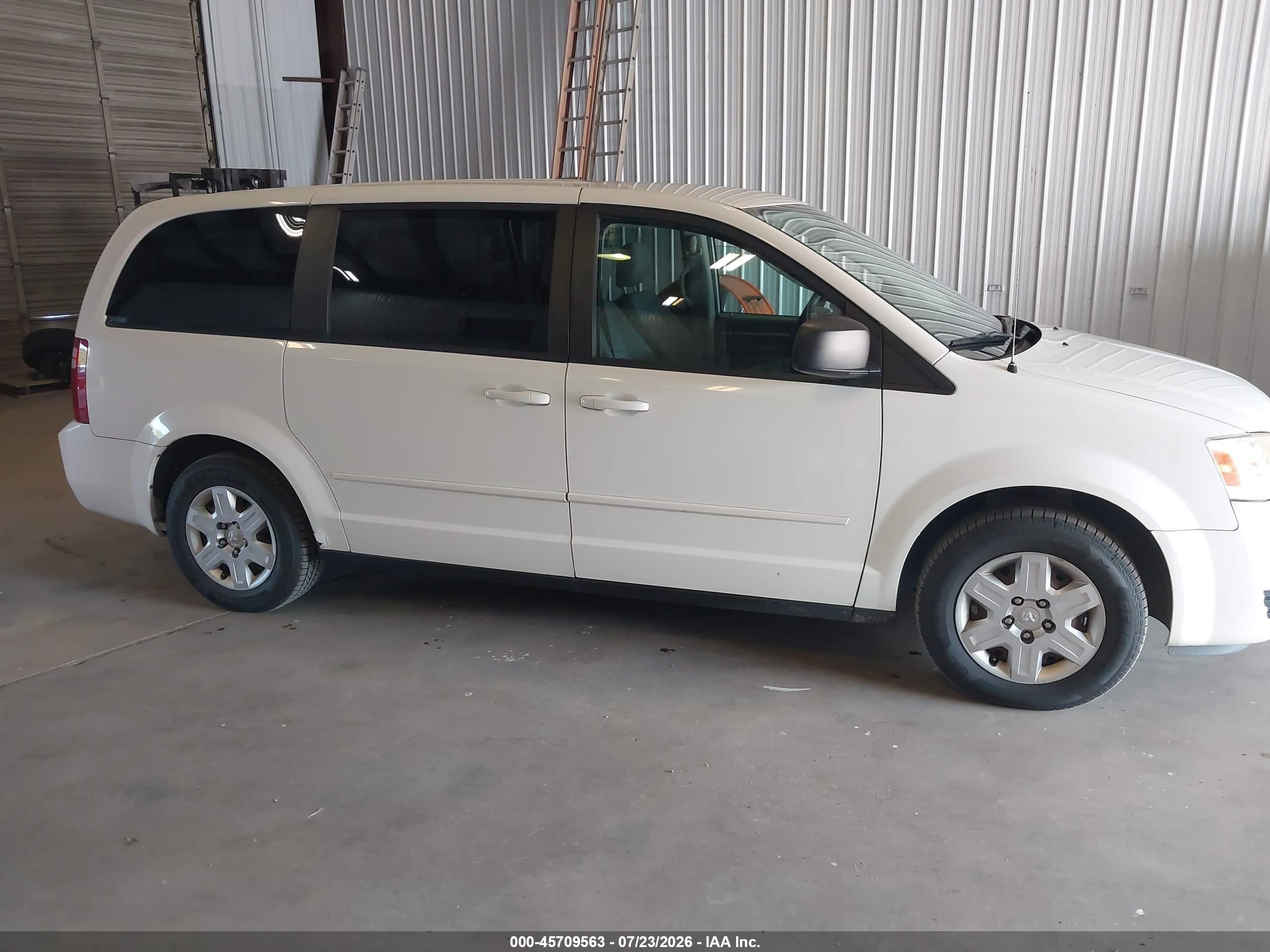 2010 Dodge Grand Caravan Se Gray vin: 2D4RN4DE9AR111369