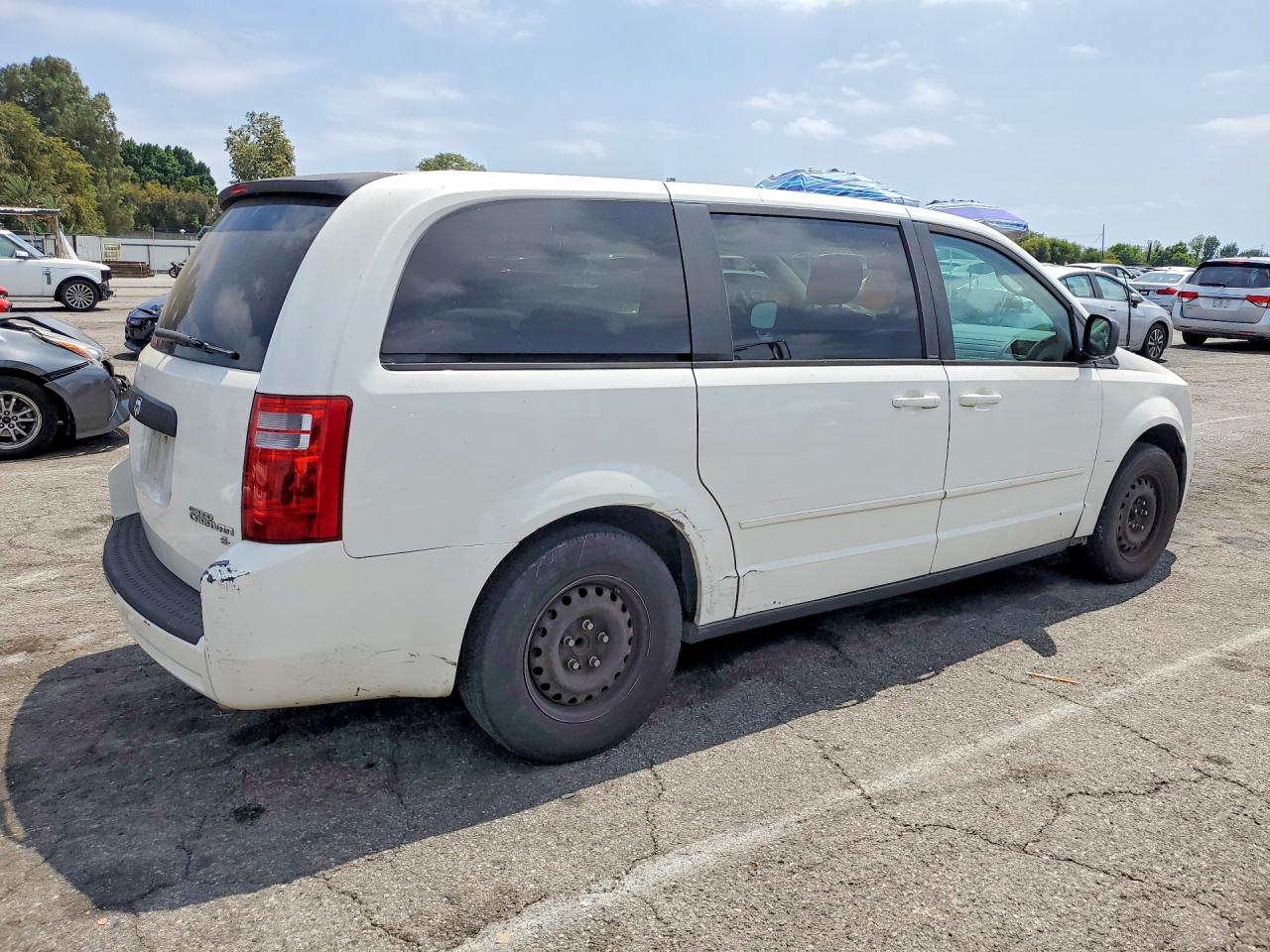 2010 Dodge Grand Caravan Se White vin: 2D4RN4DE9AR207292