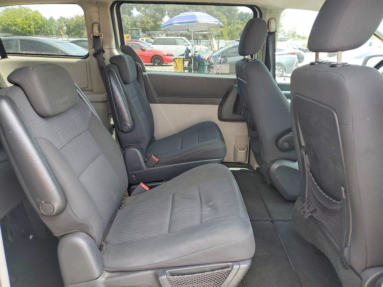 2010 Dodge Grand Caravan Se White vin: 2D4RN4DE9AR207292
