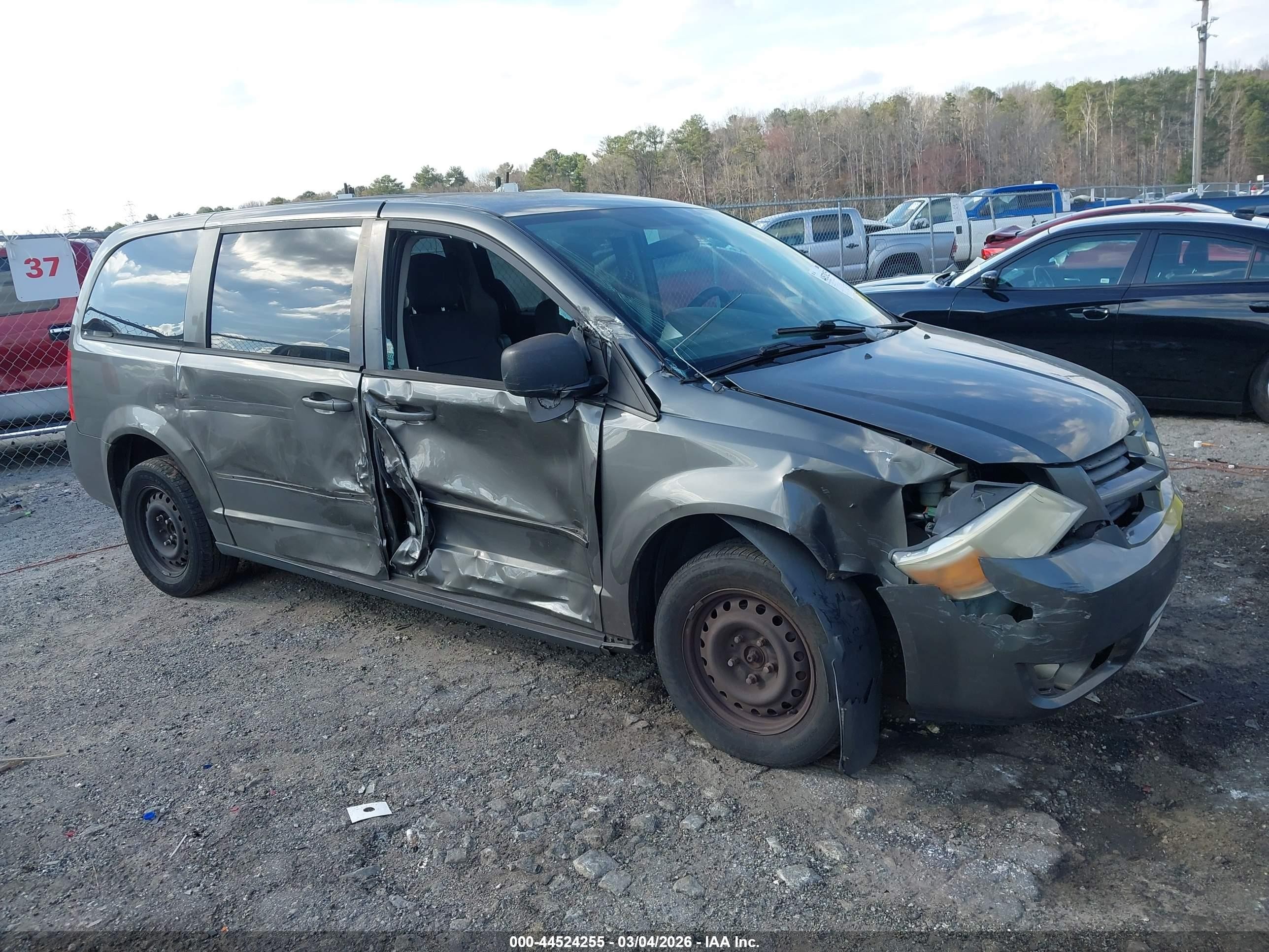 2010 Dodge Grand Caravan Se Gray vin: 2D4RN4DE9AR380195