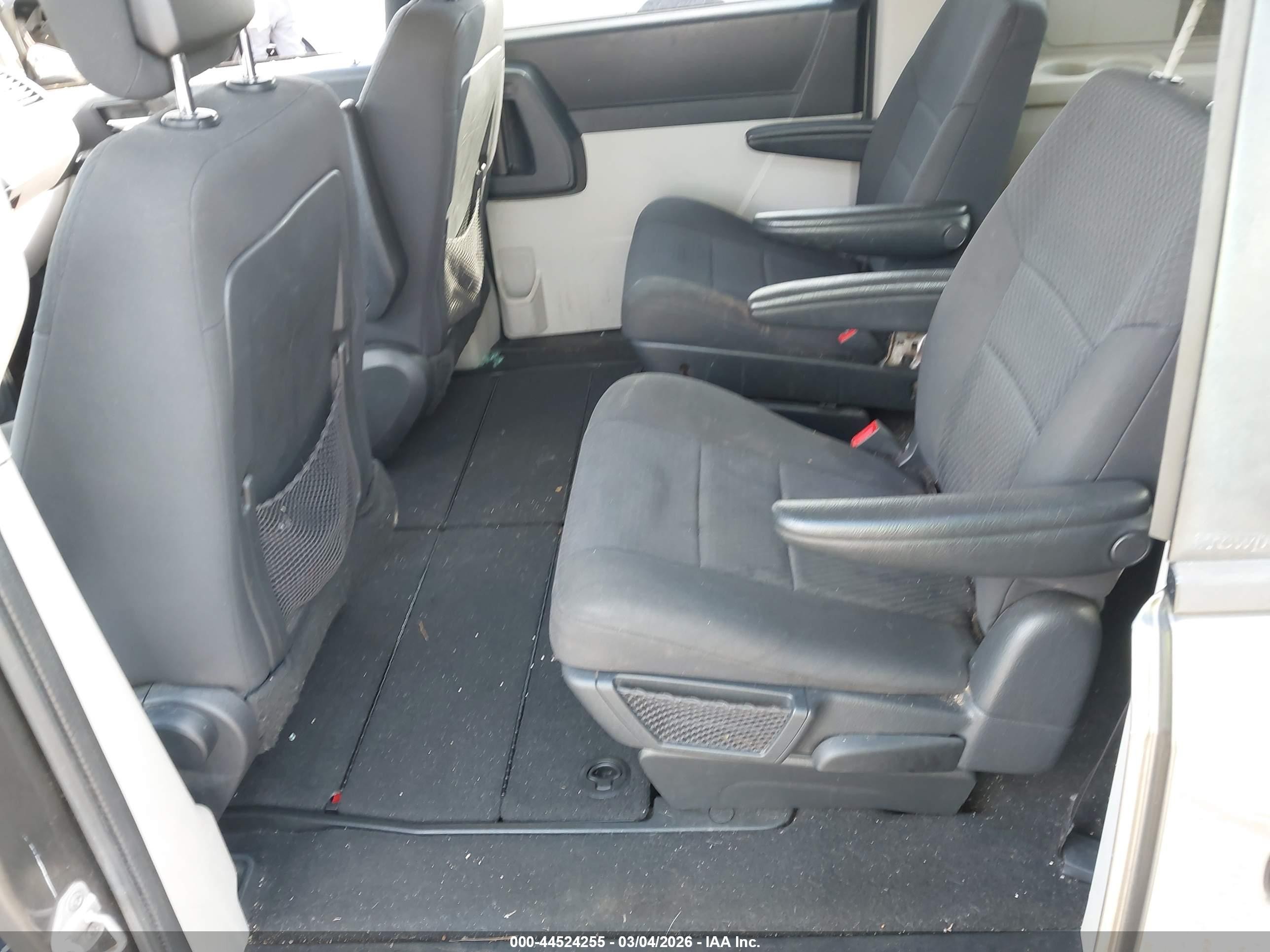 2010 Dodge Grand Caravan Se Gray vin: 2D4RN4DE9AR380195