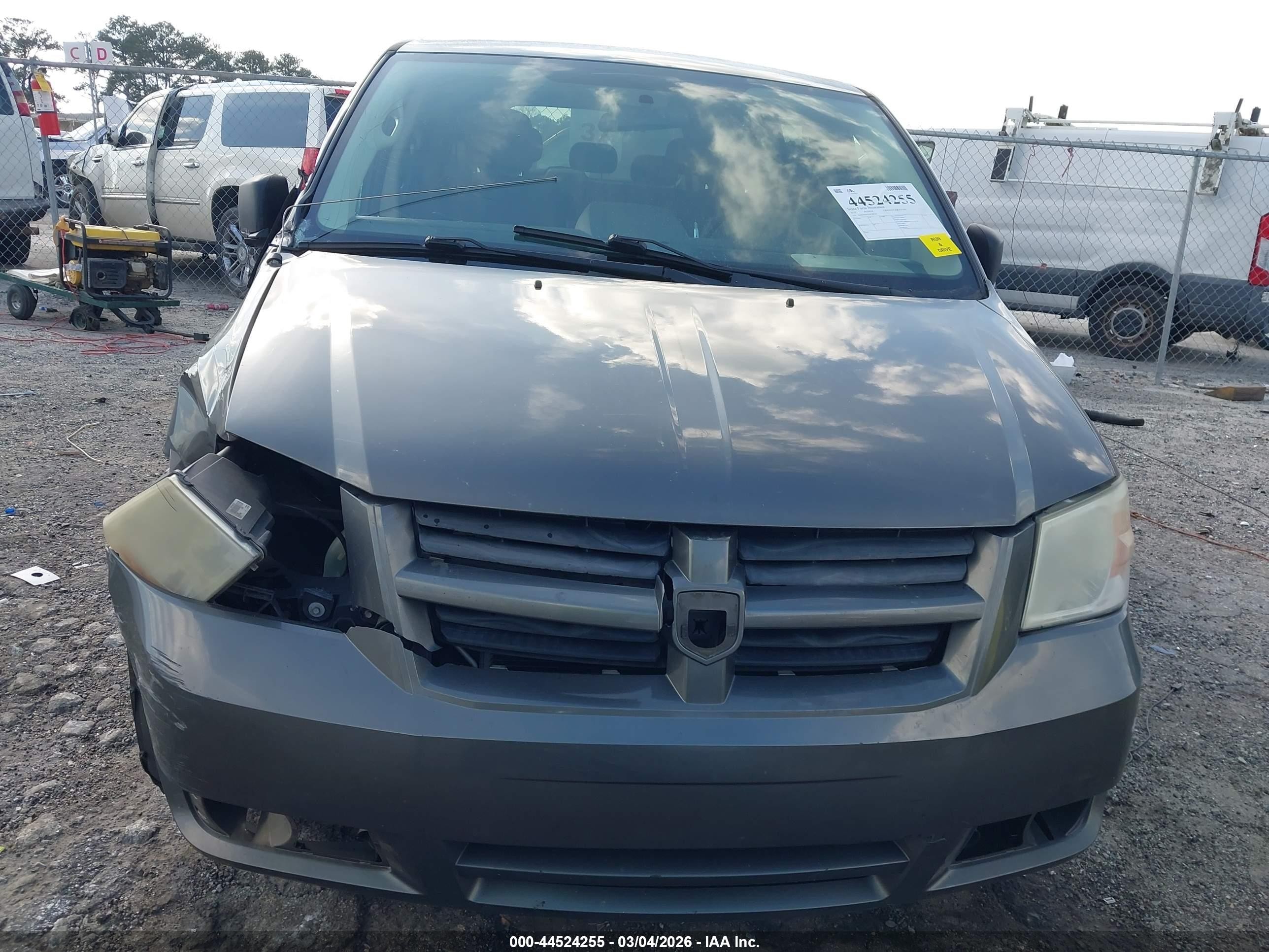 2010 Dodge Grand Caravan Se Gray vin: 2D4RN4DE9AR380195