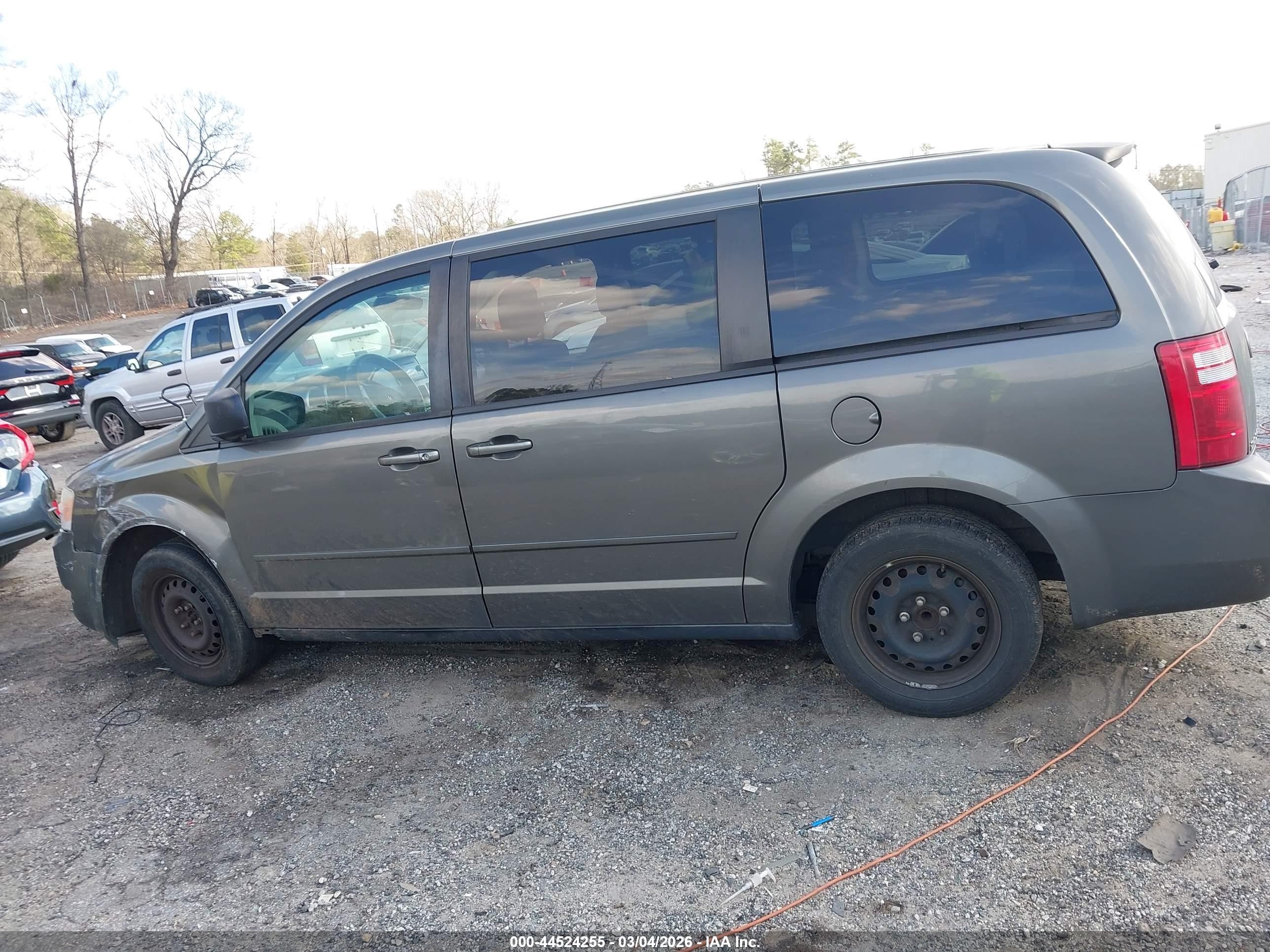 2010 Dodge Grand Caravan Se Gray vin: 2D4RN4DE9AR380195