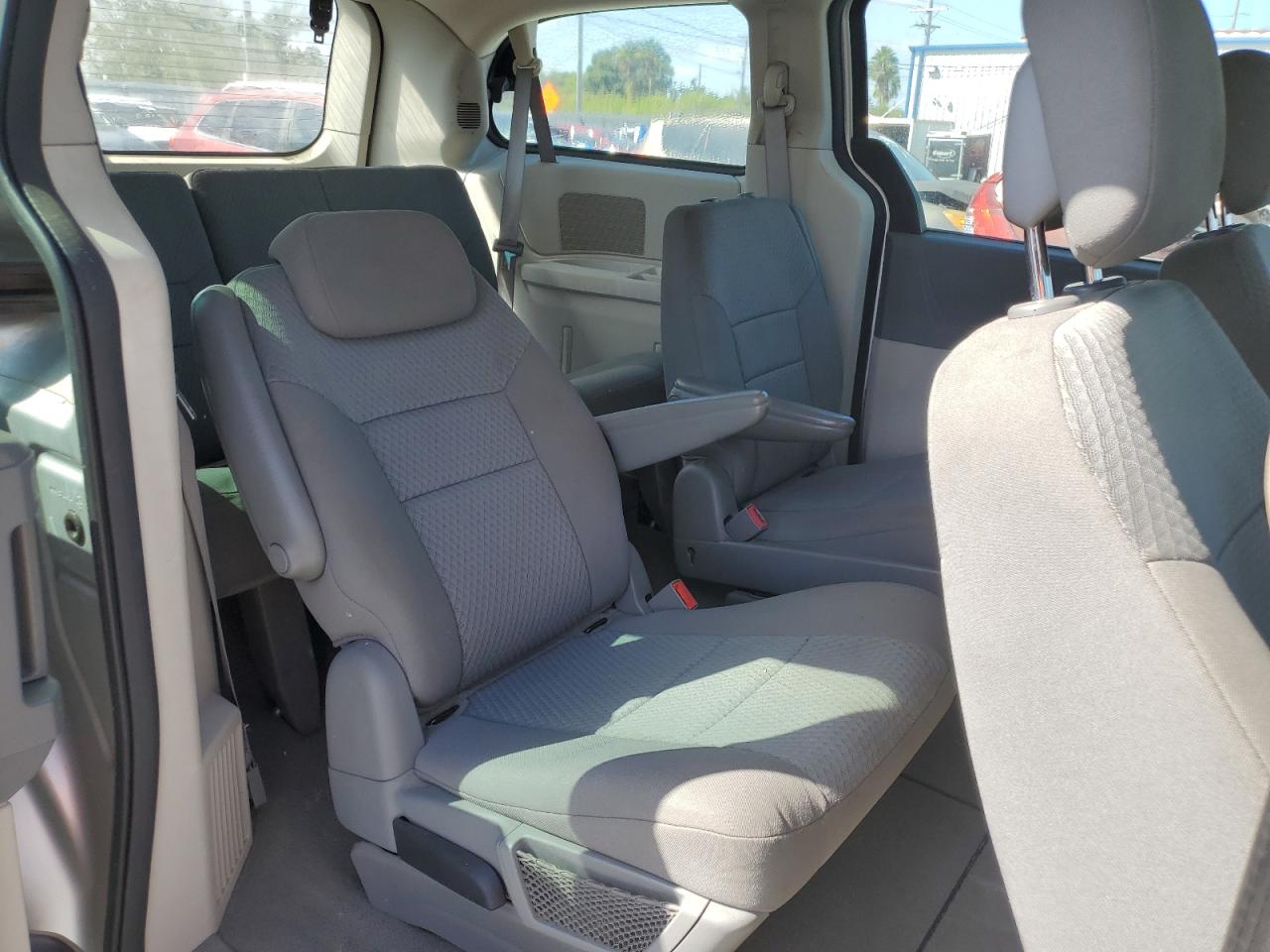 2010 Dodge Grand Caravan Se Silver vin: 2D4RN4DE9AR423773