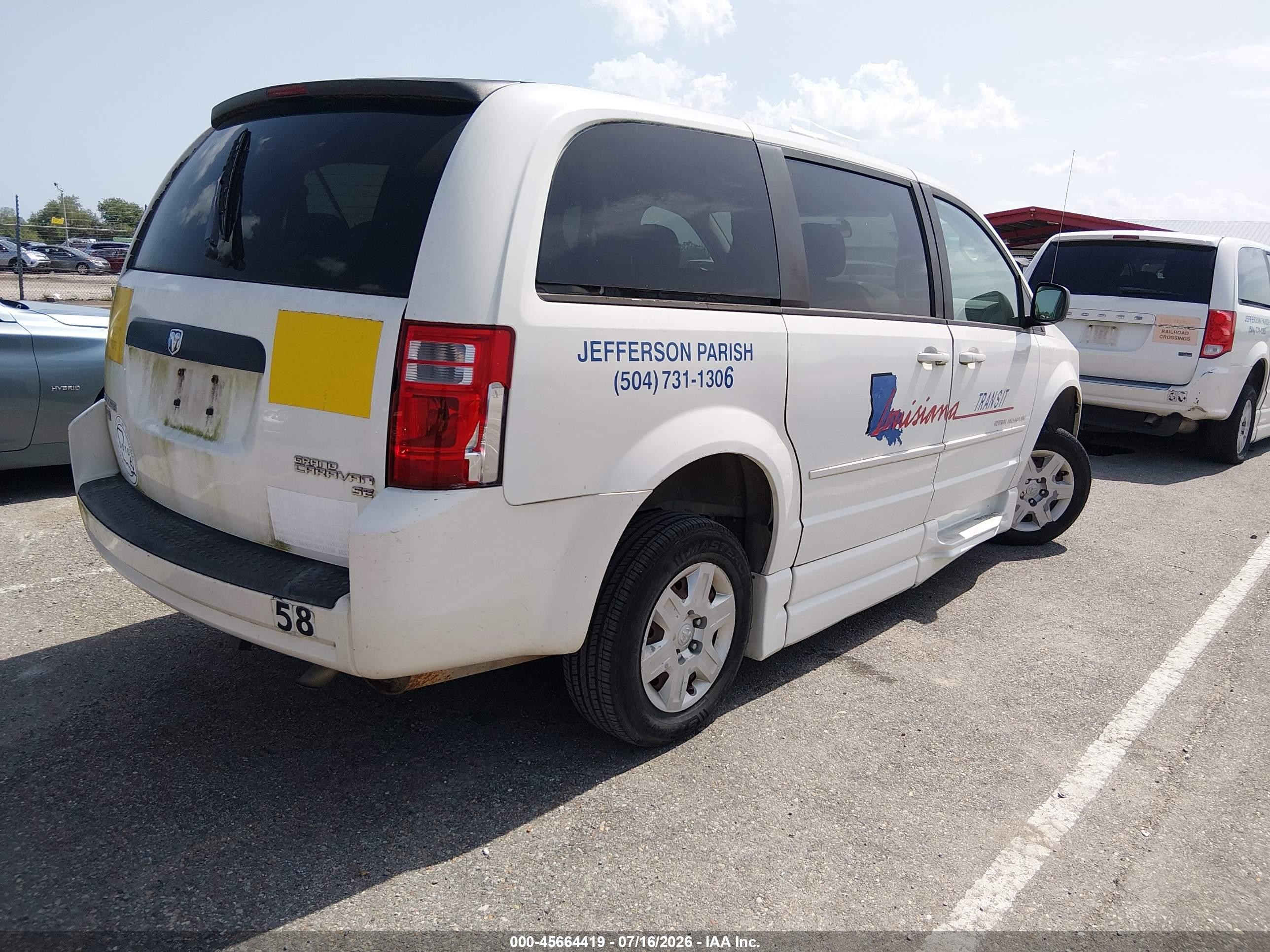 2010 Dodge Grand Caravan Se White vin: 2D4RN4DE9AR445370