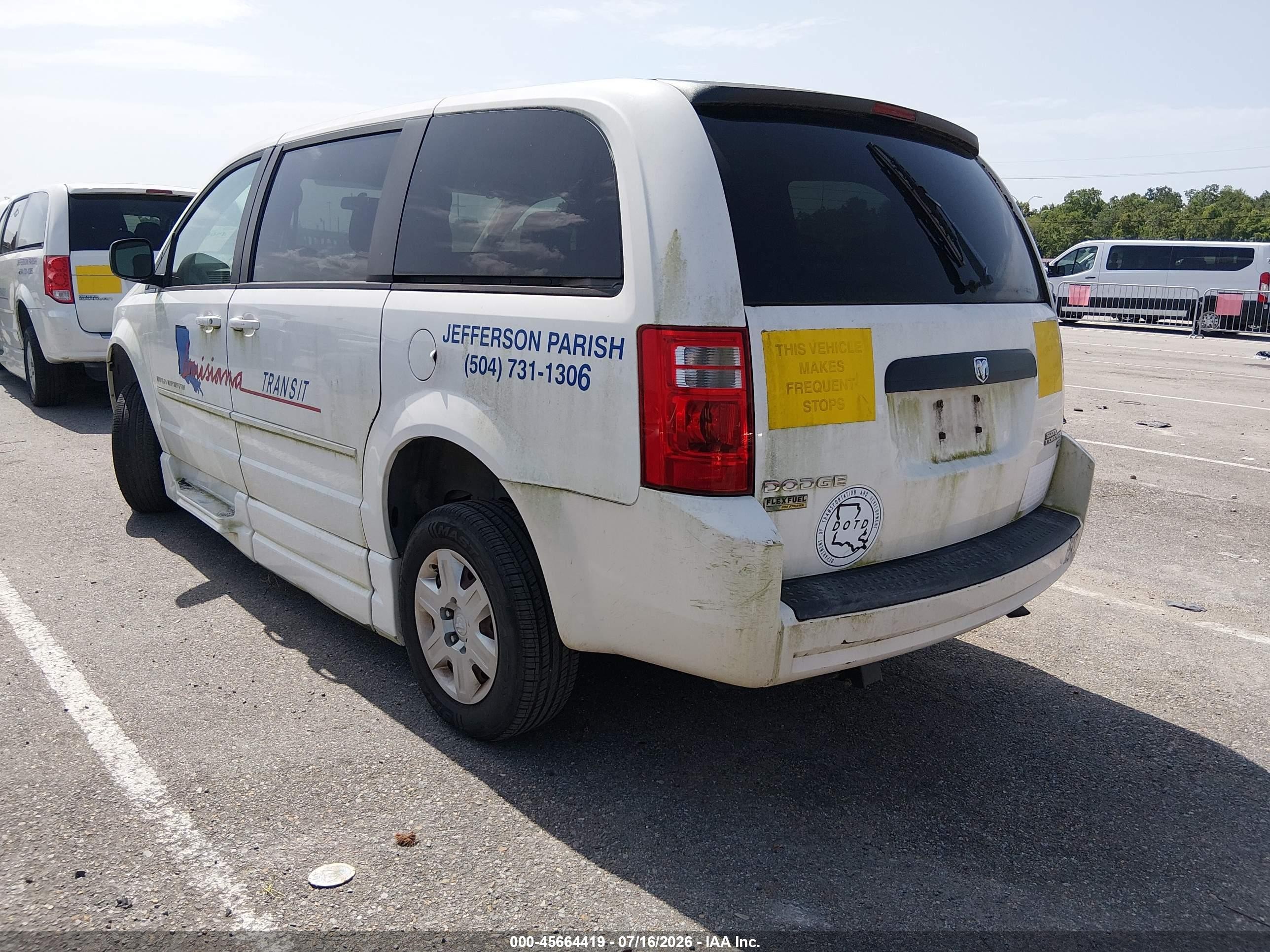 2010 Dodge Grand Caravan Se White vin: 2D4RN4DE9AR445370