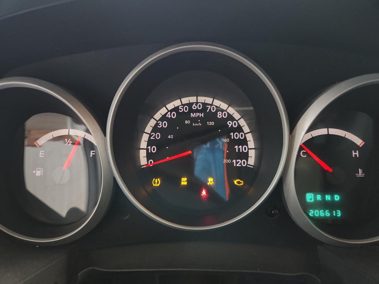 2010 Dodge Grand Caravan Se White vin: 2D4RN4DEXAR134725 Damage: Warning Light - Engine, On, Unacceptable